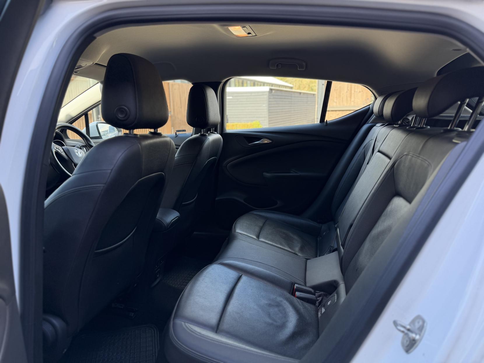 Vauxhall Astra 1.4i Turbo Elite Nav Hatchback 5dr Petrol Auto Euro 6 (s/s) (150 ps)