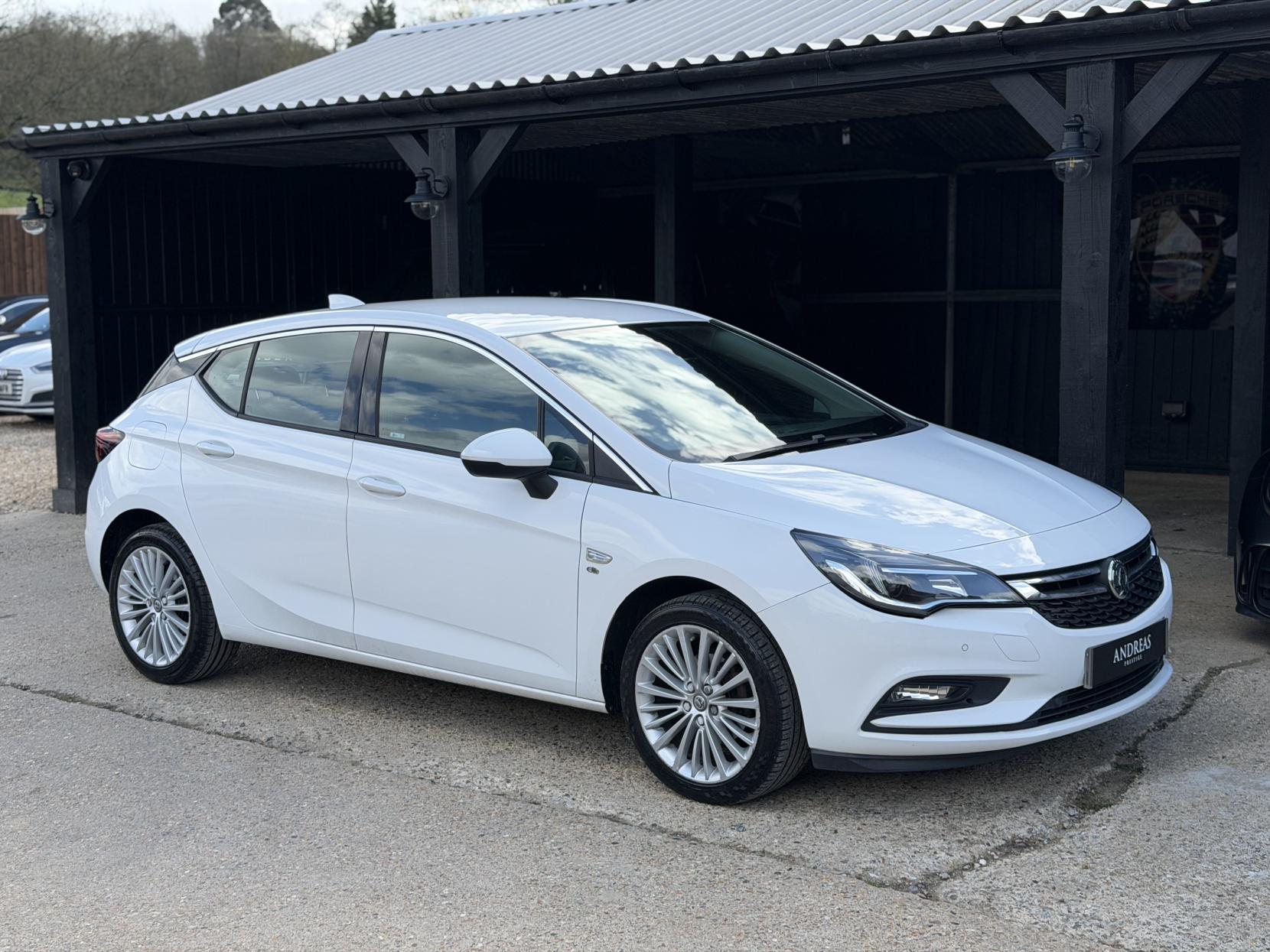 Vauxhall Astra 1.4i Turbo Elite Nav Hatchback 5dr Petrol Auto Euro 6 (s/s) (150 ps)