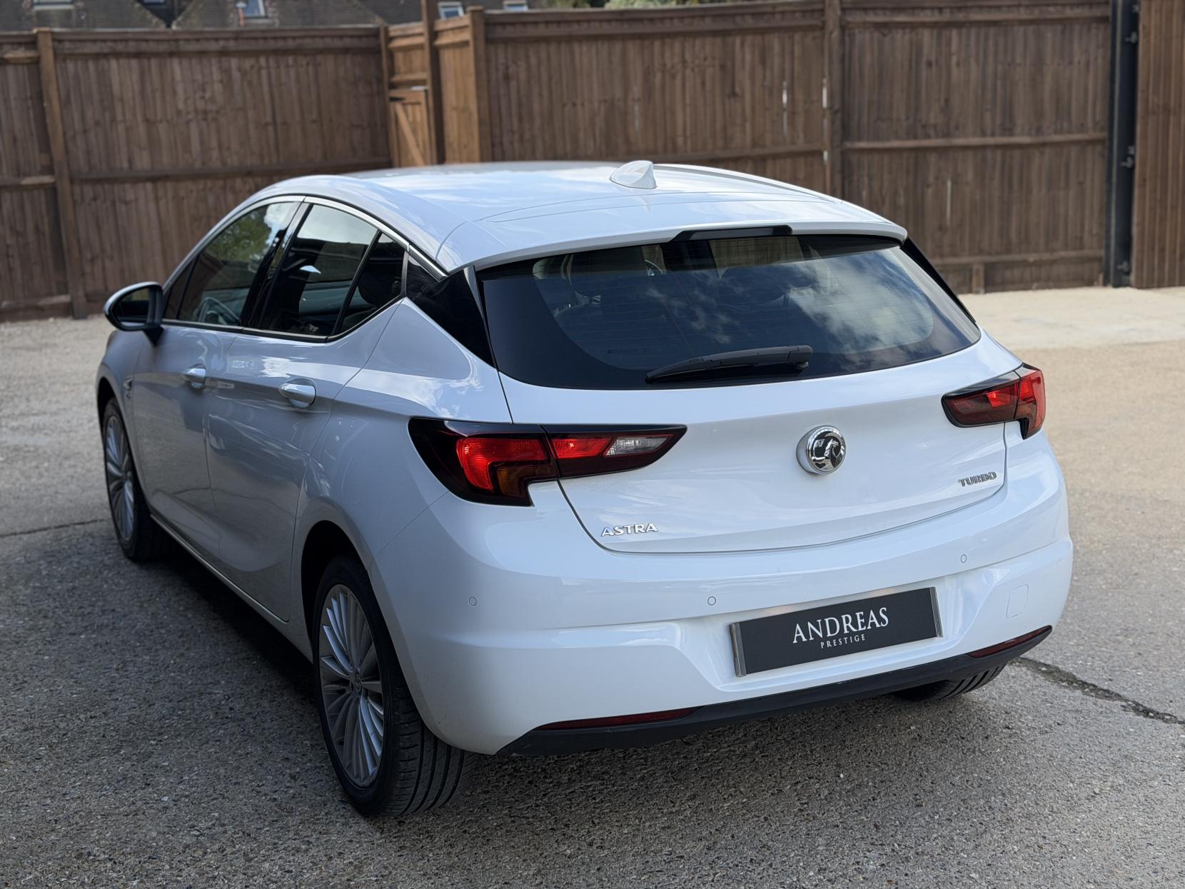 Vauxhall Astra 1.4i Turbo Elite Nav Hatchback 5dr Petrol Auto Euro 6 (s/s) (150 ps)