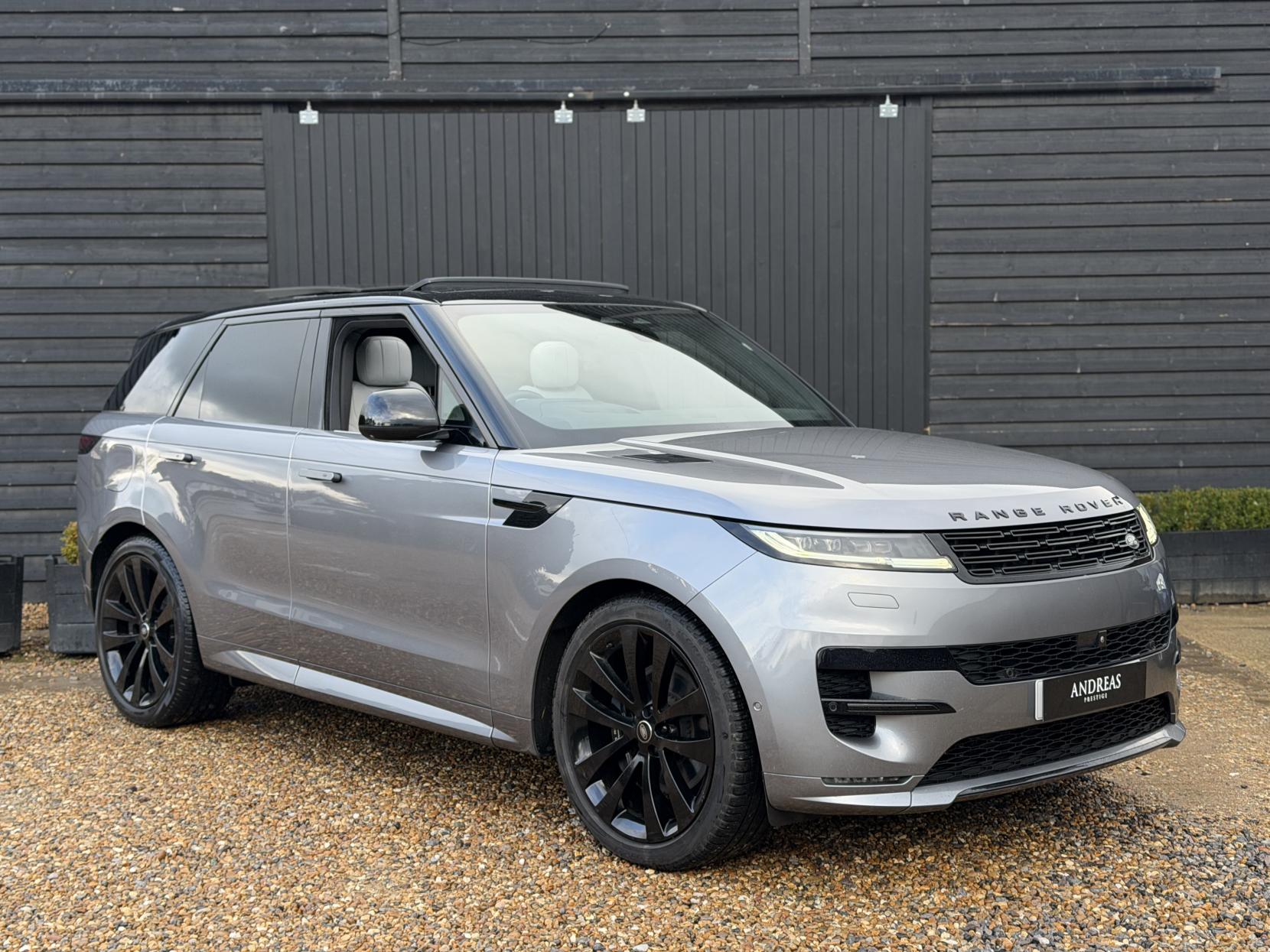 Land Rover Range Rover Sport 3.0 D300 MHEV Dynamic SE SUV 5dr Diesel Auto 4WD Euro 6 (s/s) (300 ps)