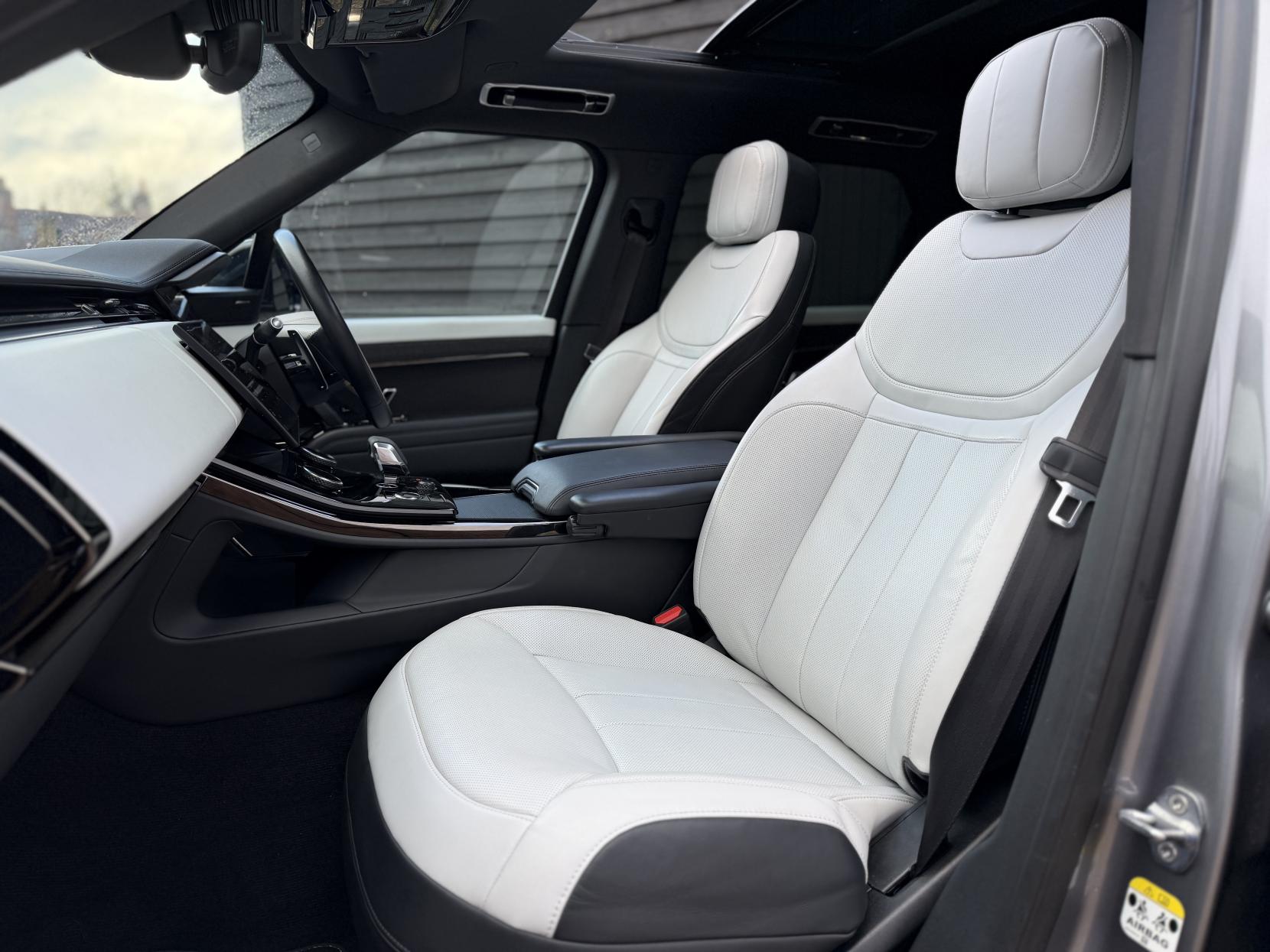 Land Rover Range Rover Sport 3.0 D300 MHEV Dynamic SE SUV 5dr Diesel Auto 4WD Euro 6 (s/s) (300 ps)