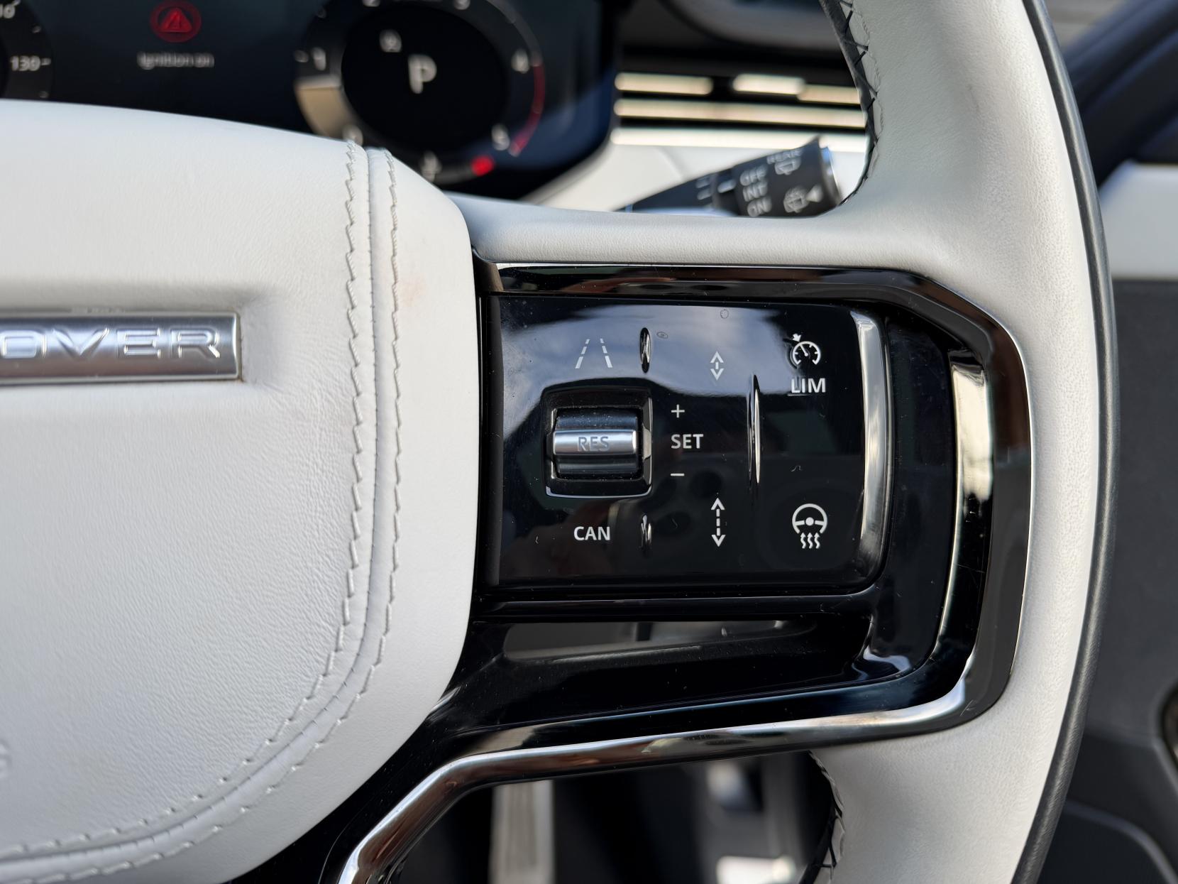 Land Rover Range Rover Sport 3.0 D300 MHEV Dynamic SE SUV 5dr Diesel Auto 4WD Euro 6 (s/s) (300 ps)