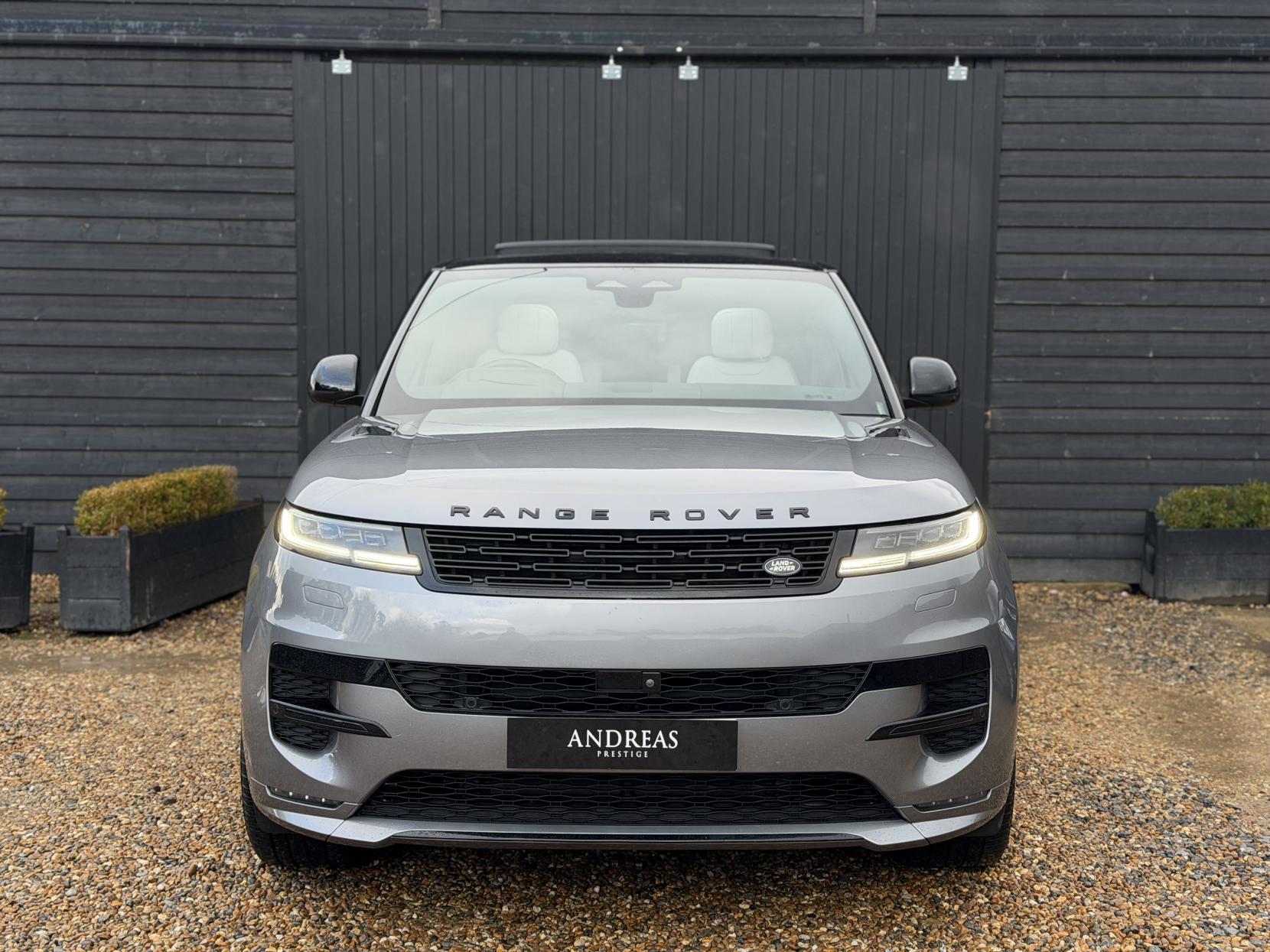 Land Rover Range Rover Sport 3.0 D300 MHEV Dynamic SE SUV 5dr Diesel Auto 4WD Euro 6 (s/s) (300 ps)