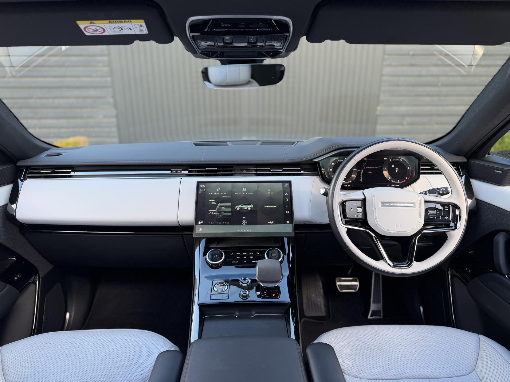 Land Rover Range Rover Sport 3.0 D300 MHEV Dynamic SE SUV 5dr Diesel Auto 4WD Euro 6 (s/s) (300 ps)