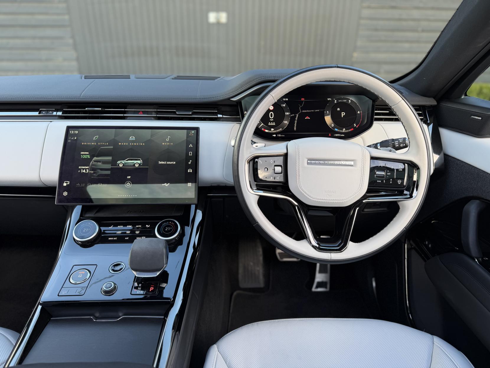 Land Rover Range Rover Sport 3.0 D300 MHEV Dynamic SE SUV 5dr Diesel Auto 4WD Euro 6 (s/s) (300 ps)