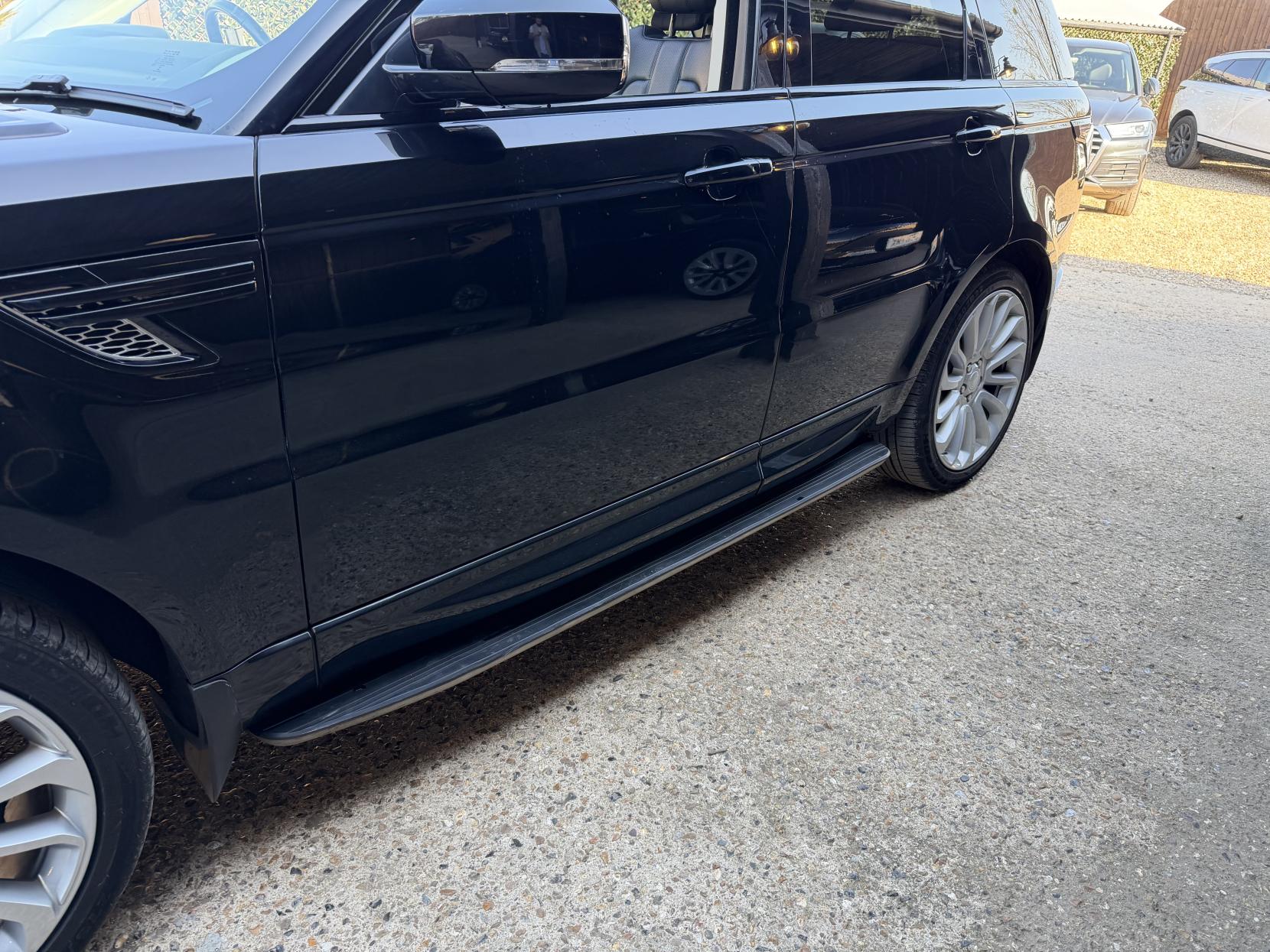 Land Rover Range Rover Sport 3.0 SD V6 HSE SUV 5dr Diesel Auto 4WD Euro 6 (s/s) (306 ps)