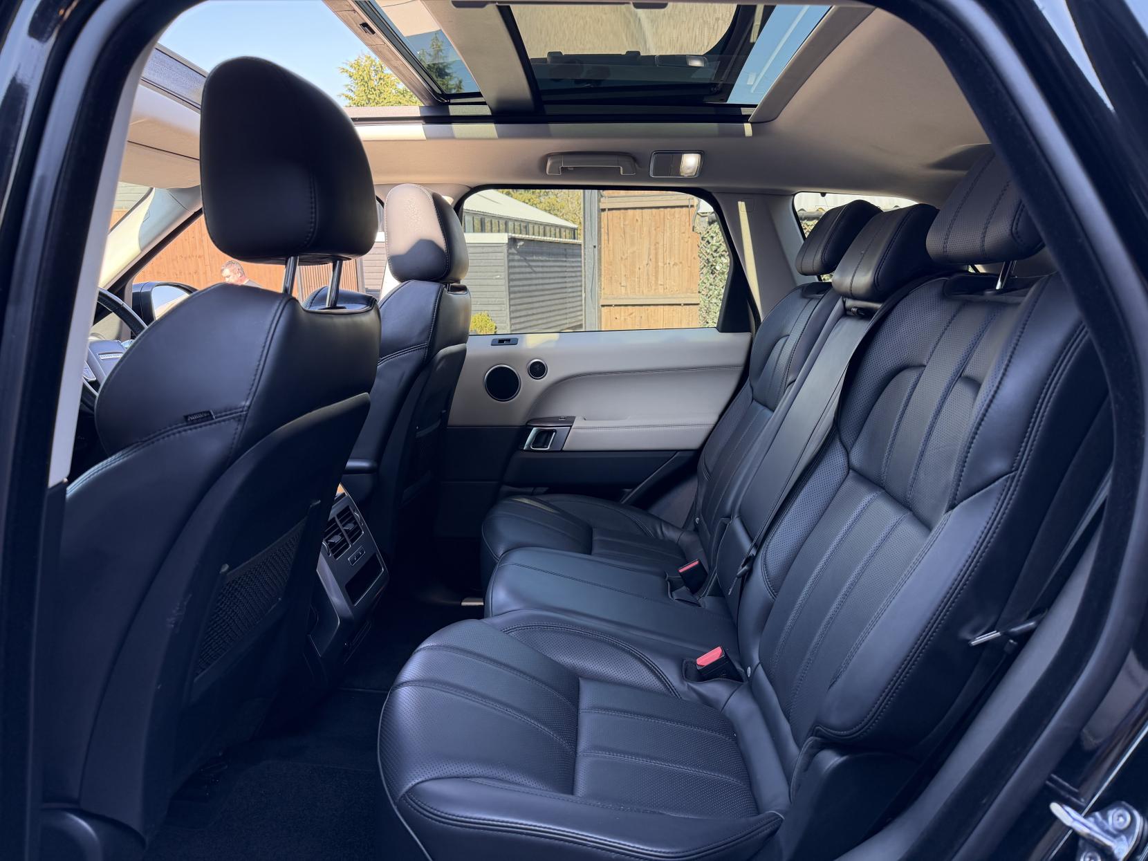 Land Rover Range Rover Sport 3.0 SD V6 HSE SUV 5dr Diesel Auto 4WD Euro 6 (s/s) (306 ps)