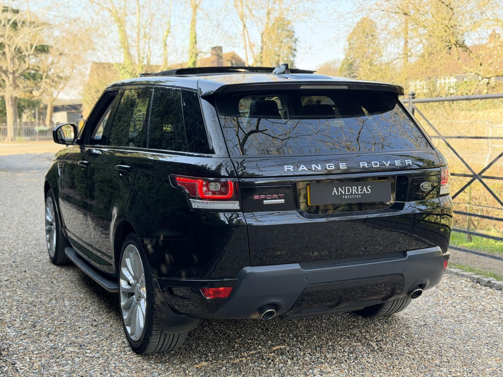 Land Rover Range Rover Sport 3.0 SD V6 HSE SUV 5dr Diesel Auto 4WD Euro 6 (s/s) (306 ps)