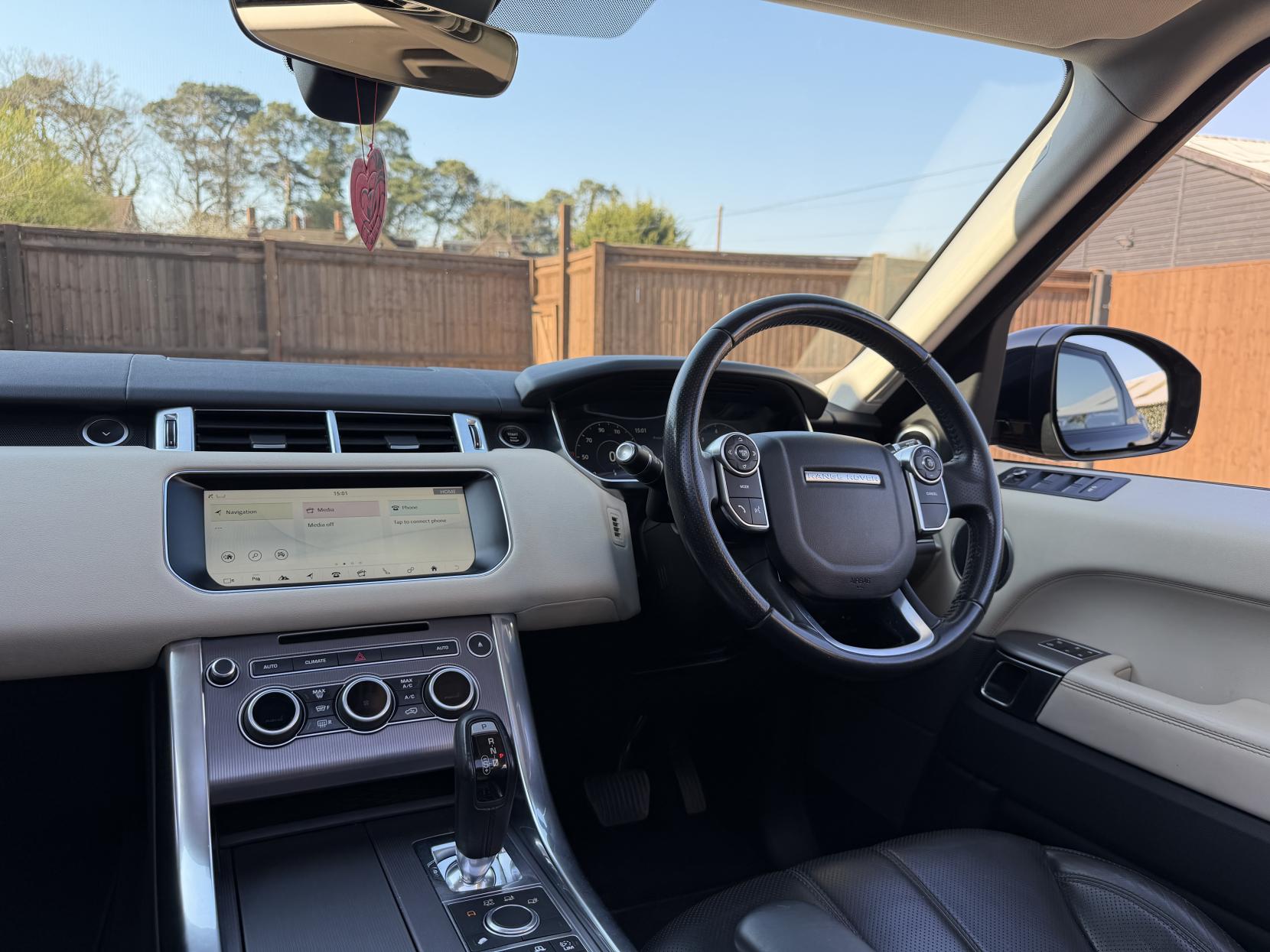 Land Rover Range Rover Sport 3.0 SD V6 HSE SUV 5dr Diesel Auto 4WD Euro 6 (s/s) (306 ps)