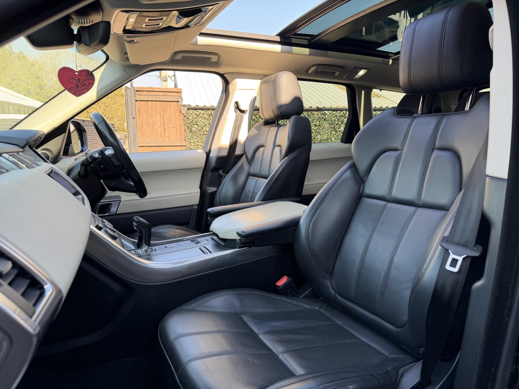 Land Rover Range Rover Sport 3.0 SD V6 HSE SUV 5dr Diesel Auto 4WD Euro 6 (s/s) (306 ps)