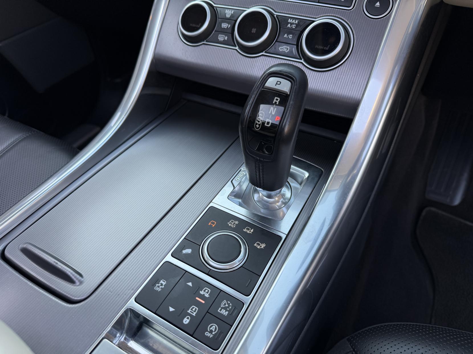 Land Rover Range Rover Sport 3.0 SD V6 HSE SUV 5dr Diesel Auto 4WD Euro 6 (s/s) (306 ps)