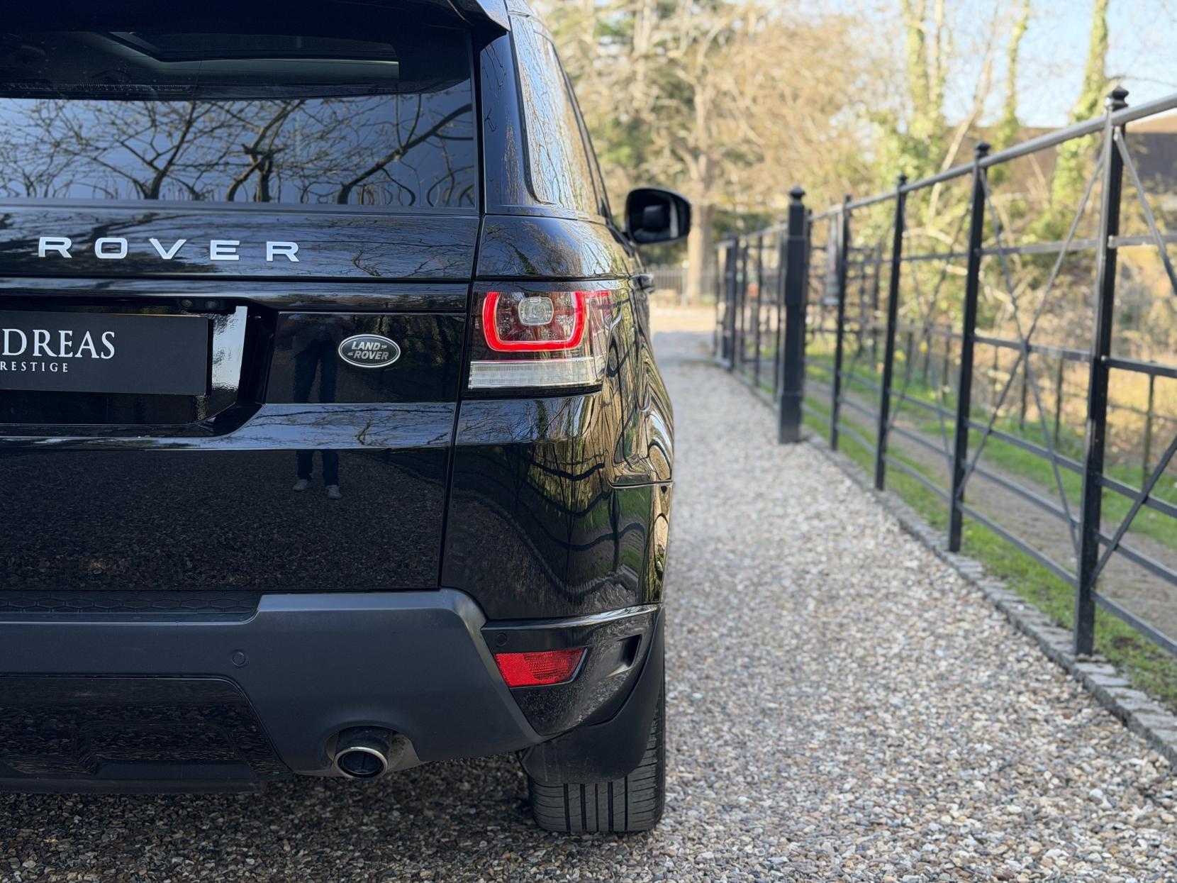 Land Rover Range Rover Sport 3.0 SD V6 HSE SUV 5dr Diesel Auto 4WD Euro 6 (s/s) (306 ps)