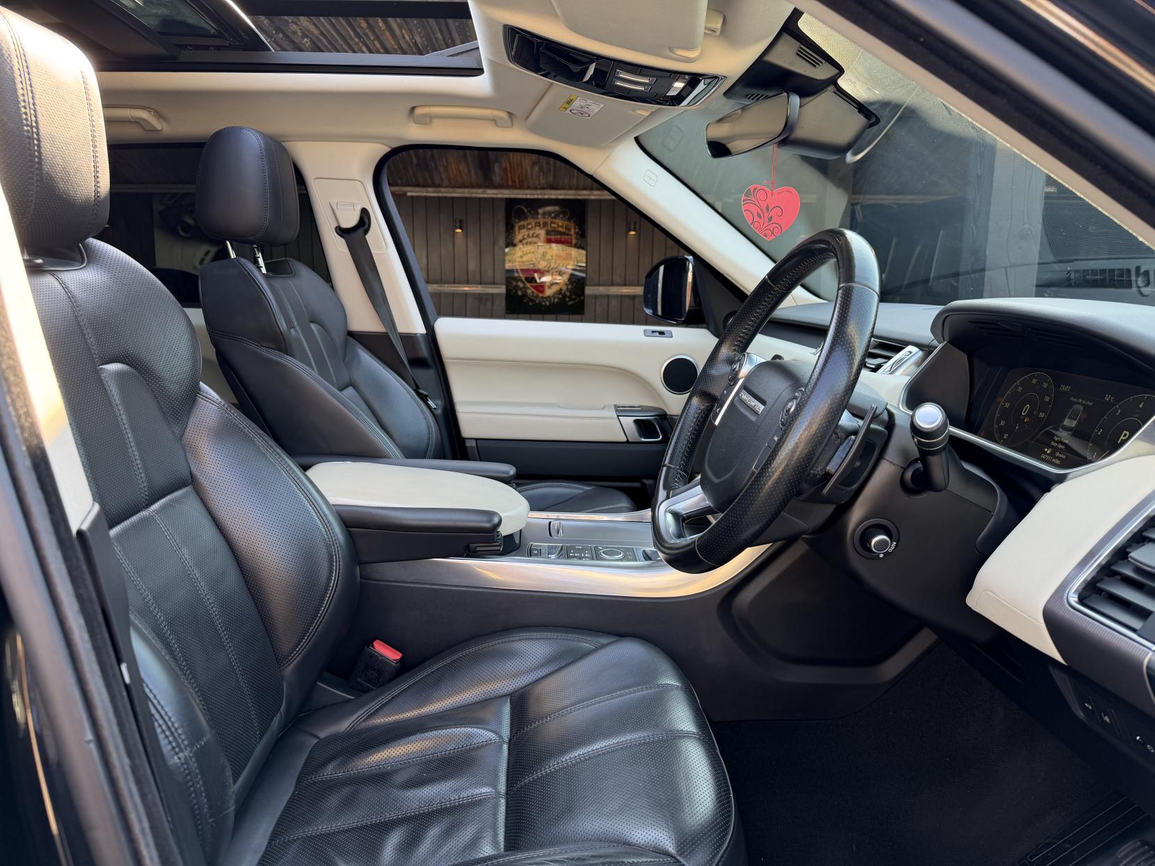 Land Rover Range Rover Sport 3.0 SD V6 HSE SUV 5dr Diesel Auto 4WD Euro 6 (s/s) (306 ps)