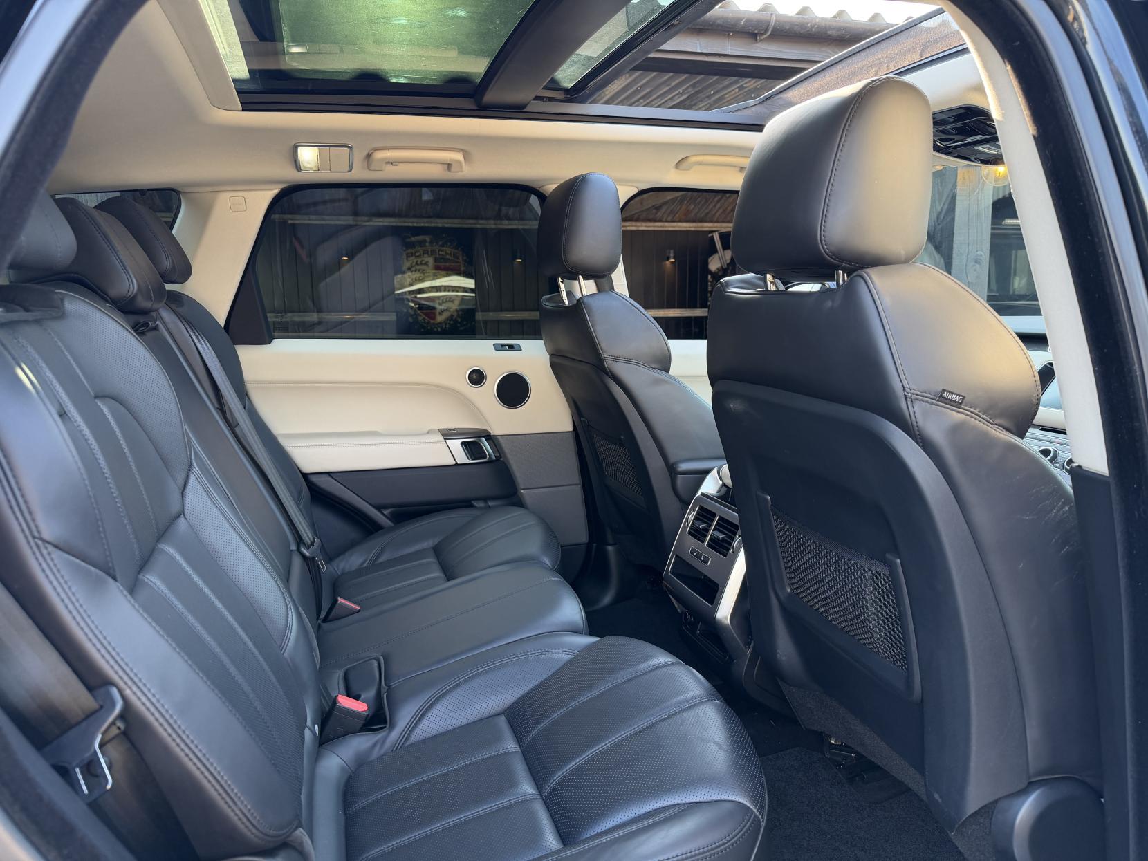 Land Rover Range Rover Sport 3.0 SD V6 HSE SUV 5dr Diesel Auto 4WD Euro 6 (s/s) (306 ps)