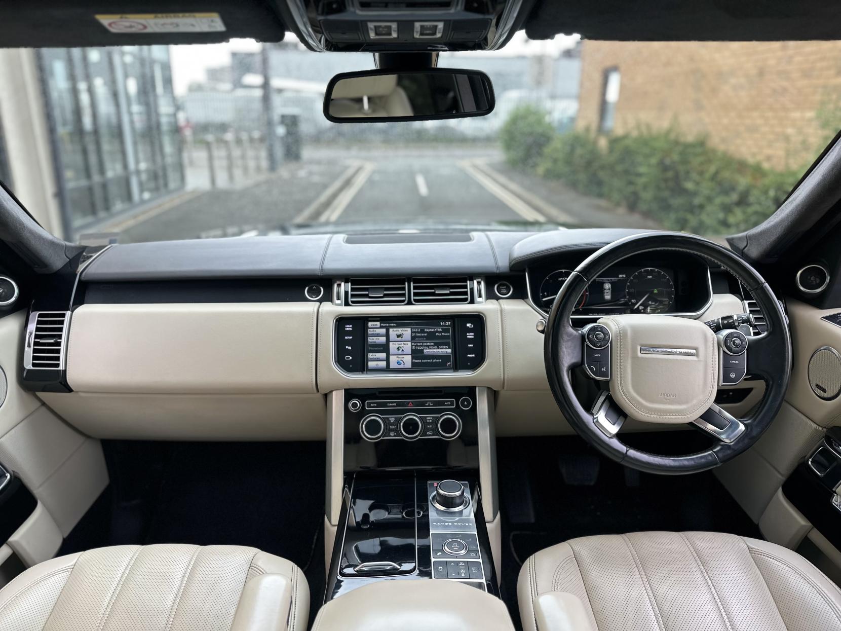 Land Rover Range Rover 4.4 SD V8 Autobiography SUV 5dr Diesel Auto 4WD Euro 5 (339 ps)