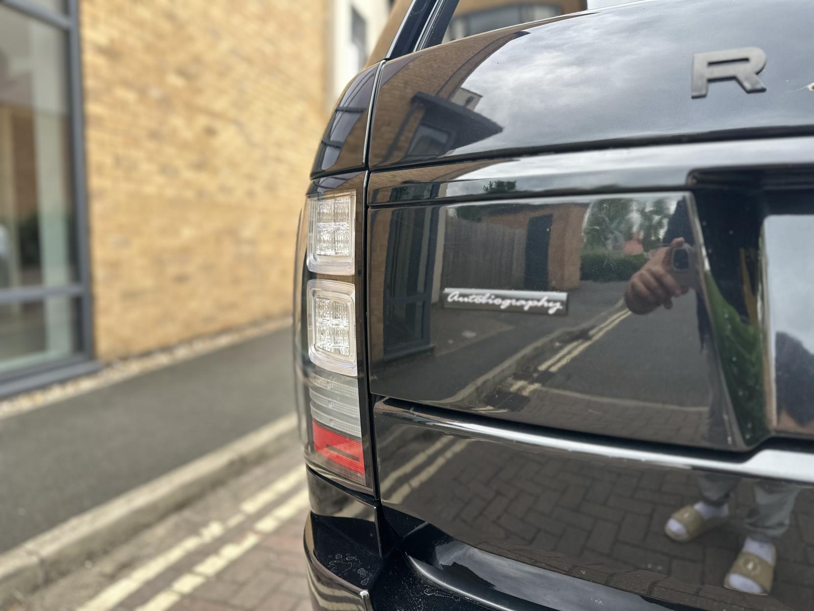Land Rover Range Rover 4.4 SD V8 Autobiography SUV 5dr Diesel Auto 4WD Euro 5 (339 ps)