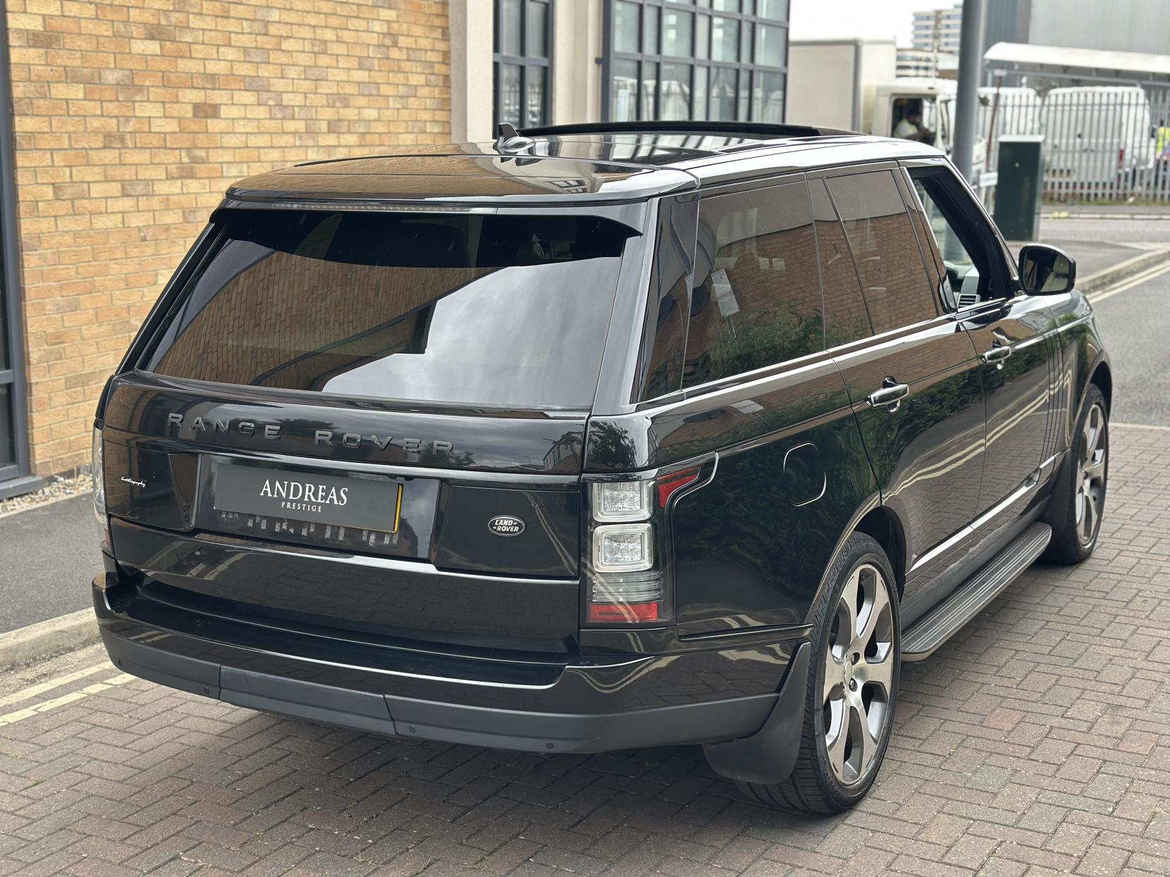 Land Rover Range Rover 4.4 SD V8 Autobiography SUV 5dr Diesel Auto 4WD Euro 5 (339 ps)
