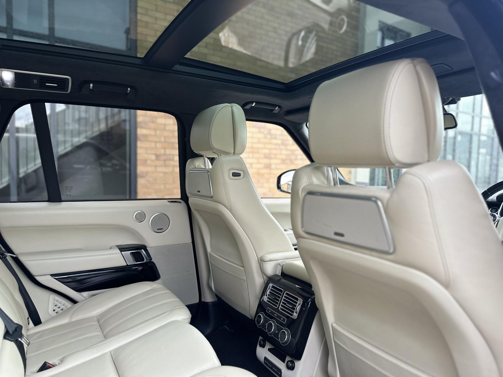 Land Rover Range Rover 4.4 SD V8 Autobiography SUV 5dr Diesel Auto 4WD Euro 5 (339 ps)
