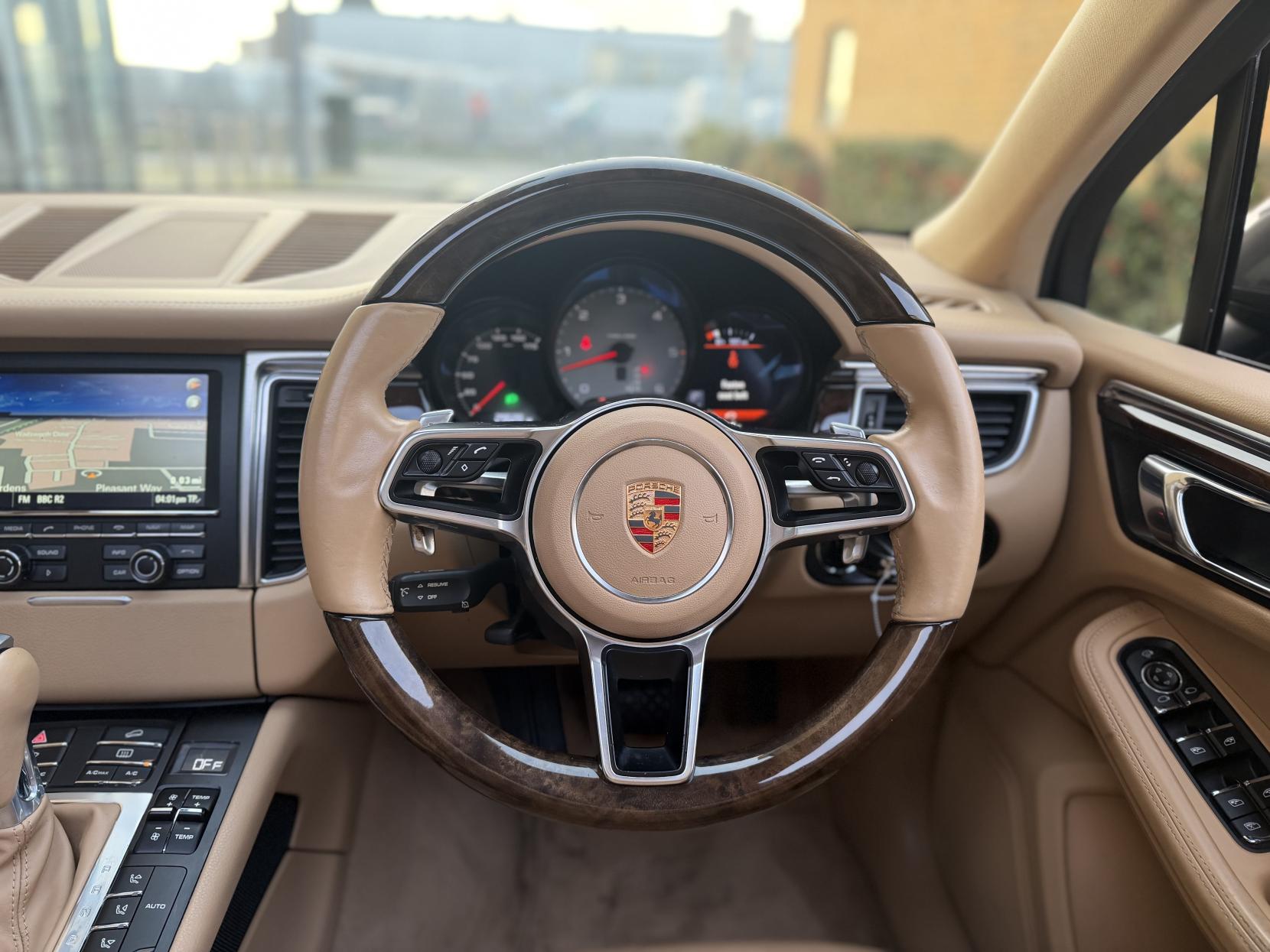 Porsche Macan 3.0 TD V6 S SUV 5dr Diesel PDK 4WD Euro 6 (s/s) (258 ps)