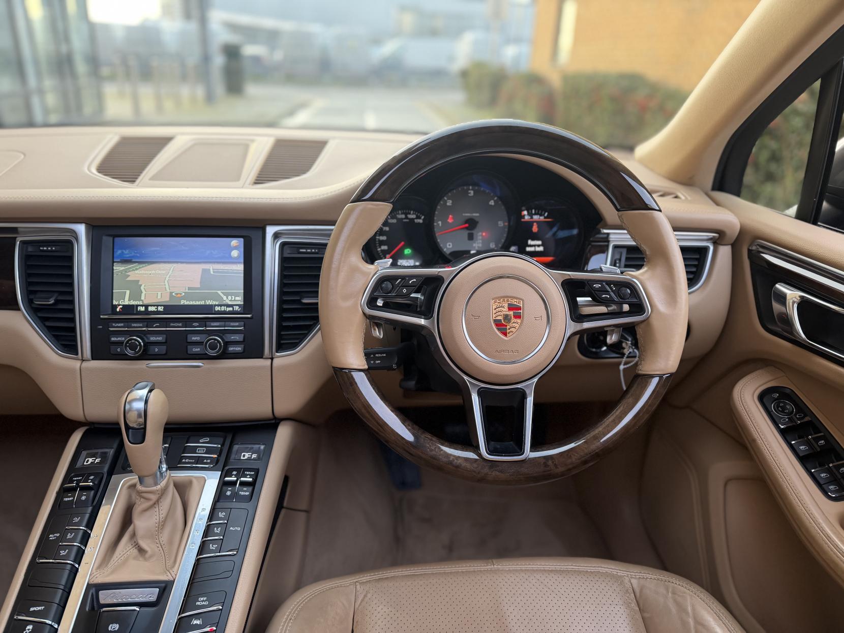 Porsche Macan 3.0 TD V6 S SUV 5dr Diesel PDK 4WD Euro 6 (s/s) (258 ps)