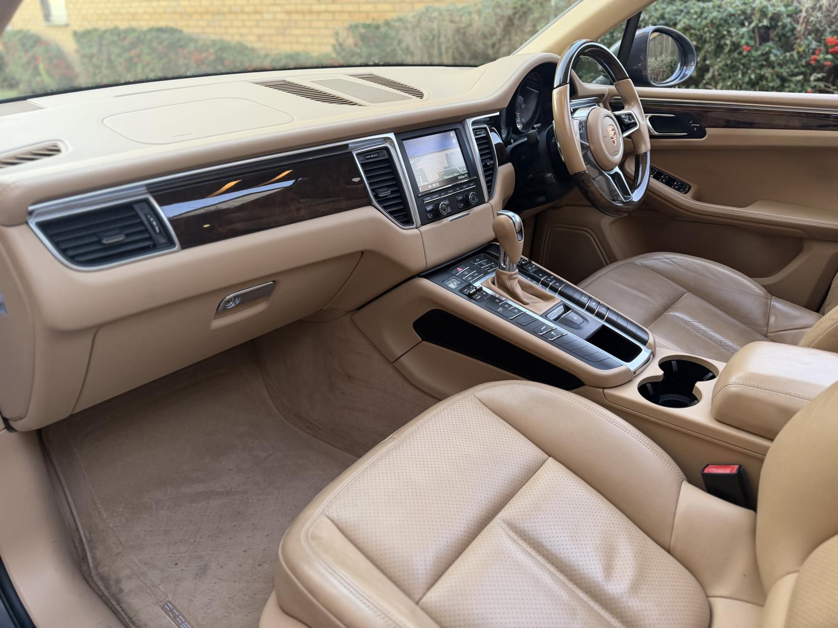 Porsche Macan 3.0 TD V6 S SUV 5dr Diesel PDK 4WD Euro 6 (s/s) (258 ps)