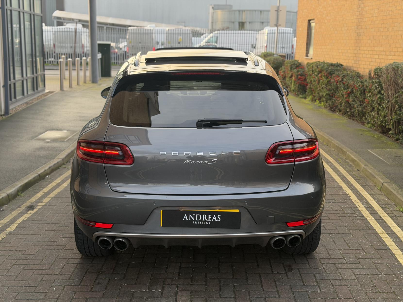 Porsche Macan 3.0 TD V6 S SUV 5dr Diesel PDK 4WD Euro 6 (s/s) (258 ps)