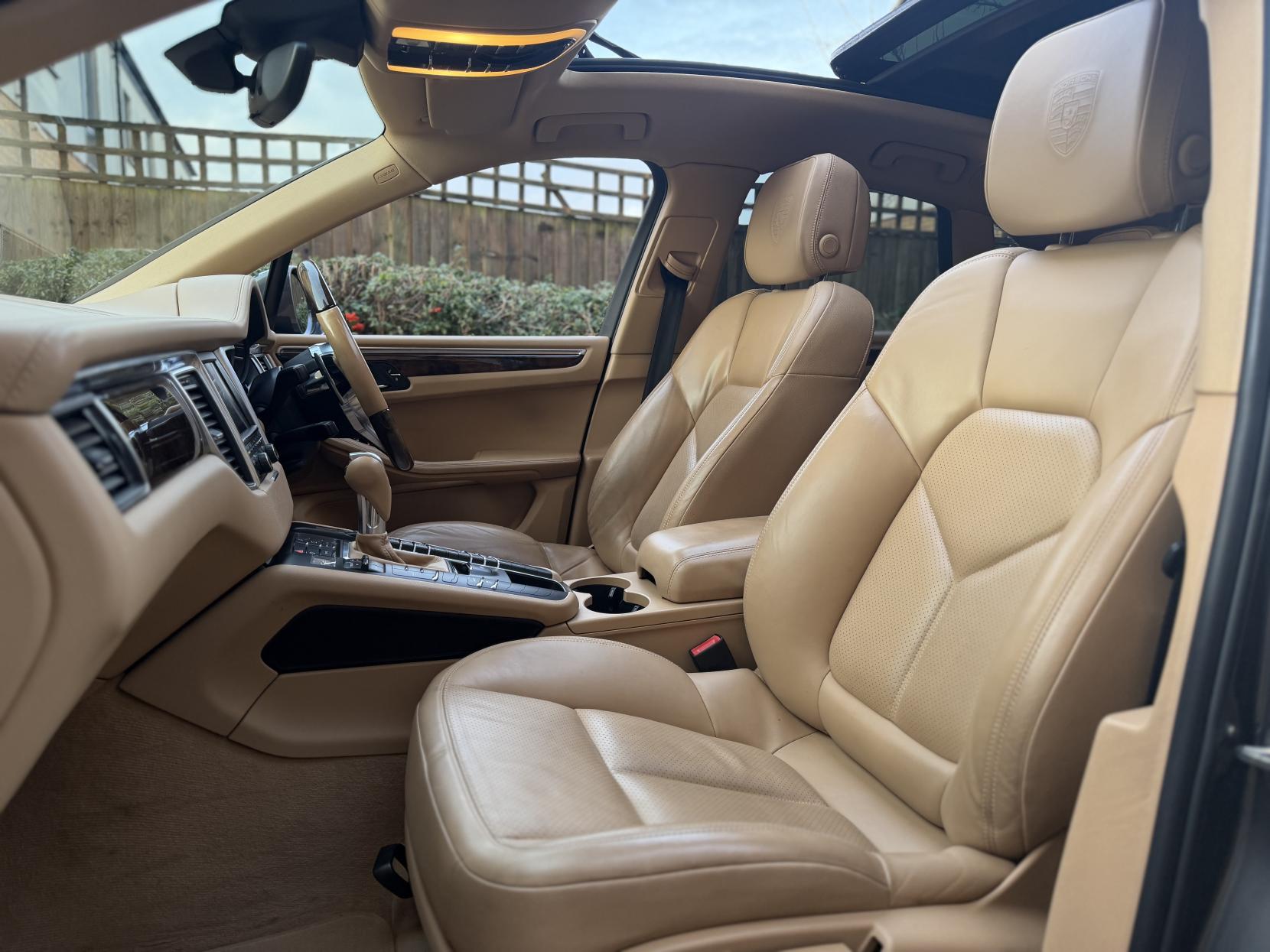 Porsche Macan 3.0 TD V6 S SUV 5dr Diesel PDK 4WD Euro 6 (s/s) (258 ps)