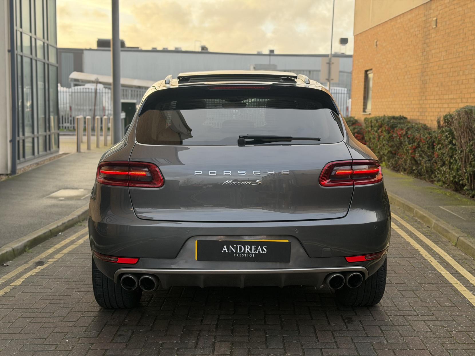 Porsche Macan 3.0 TD V6 S SUV 5dr Diesel PDK 4WD Euro 6 (s/s) (258 ps)