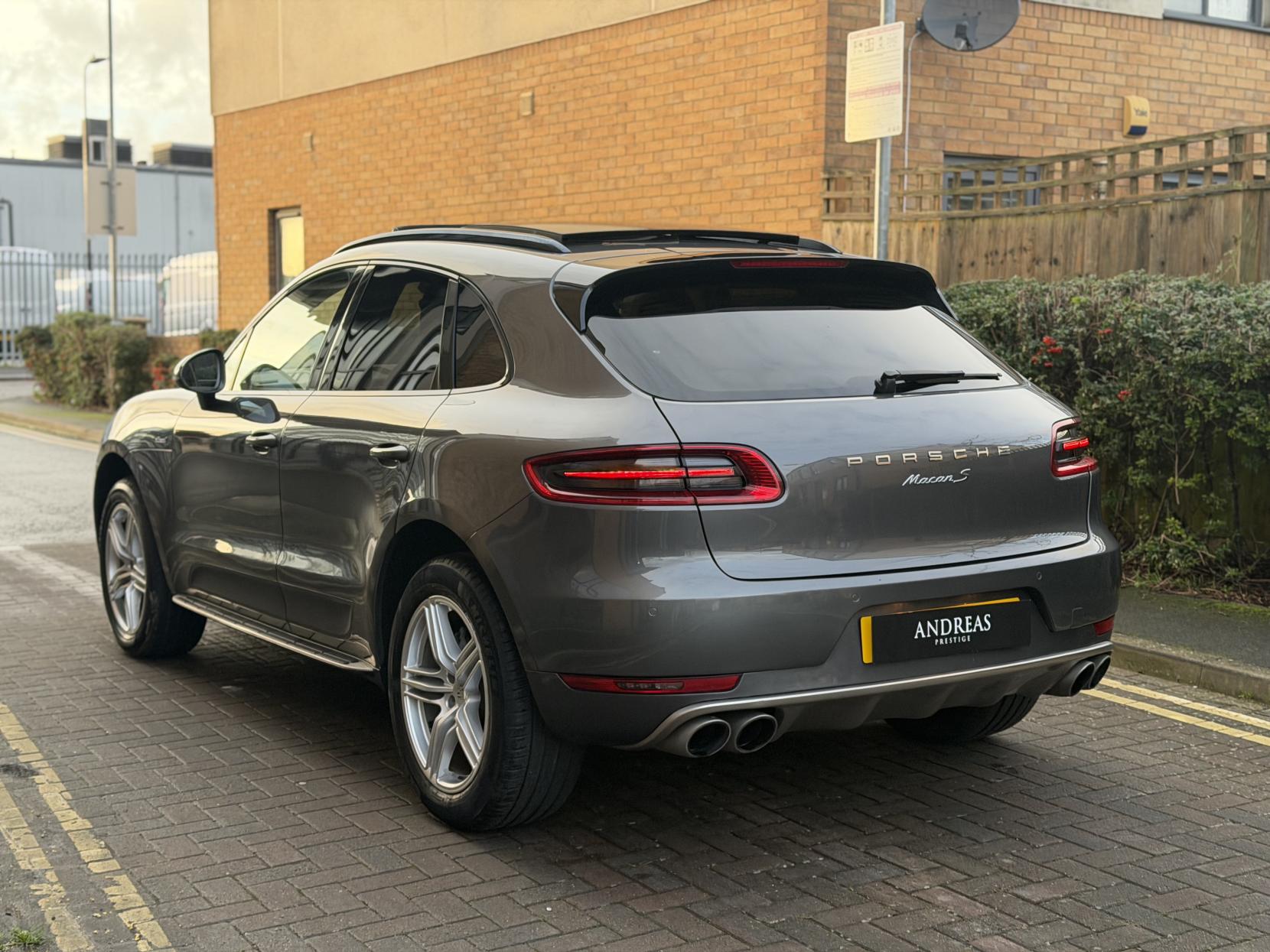 Porsche Macan 3.0 TD V6 S SUV 5dr Diesel PDK 4WD Euro 6 (s/s) (258 ps)
