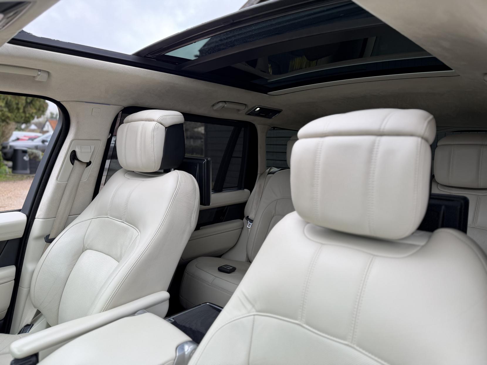 Land Rover Range Rover 5.0 P525 V8 GPF Autobiography SUV 5dr Petrol Auto 4WD Euro 6 (s/s) LWB (525 ps)