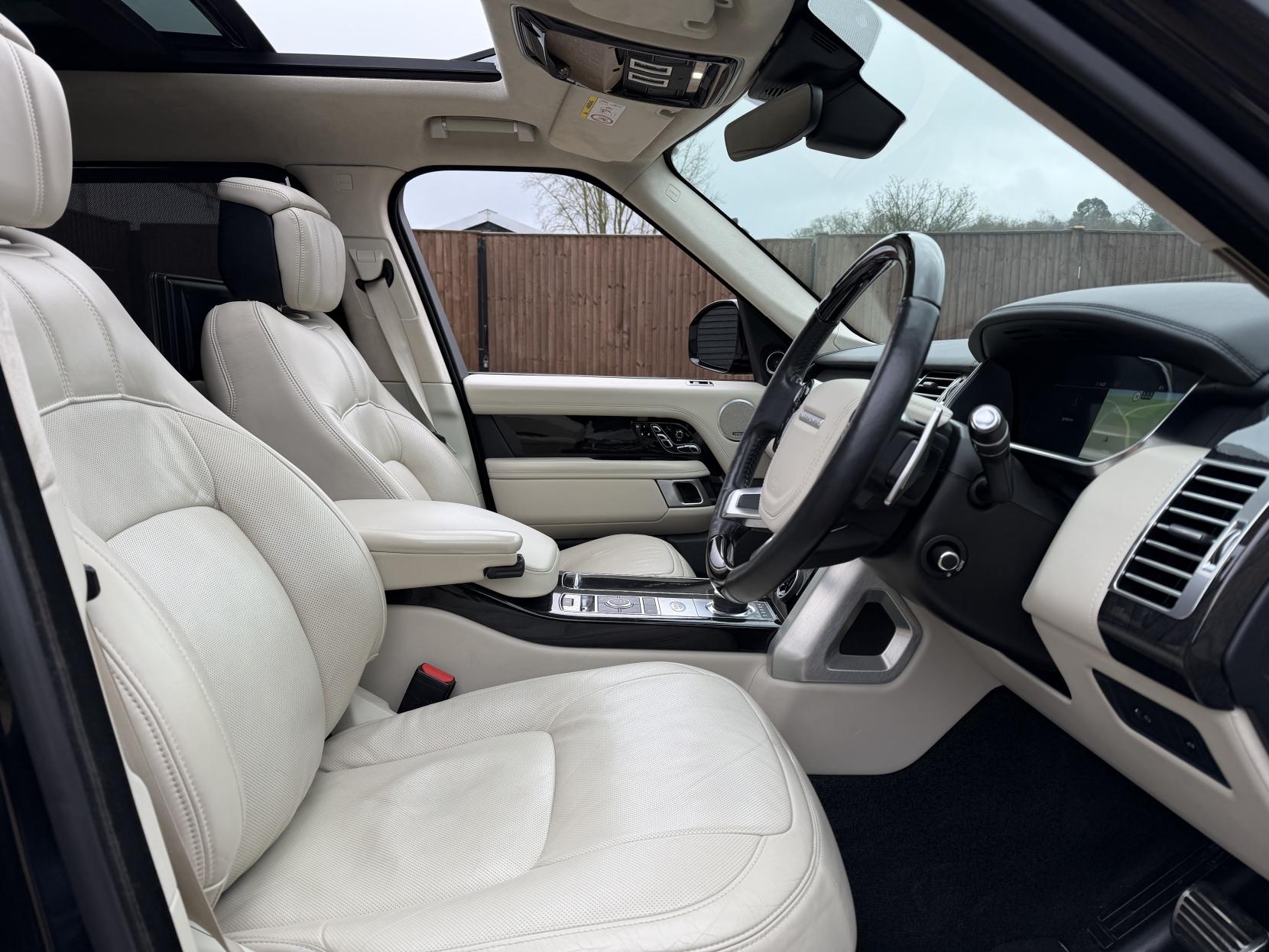 Land Rover Range Rover 5.0 P525 V8 GPF Autobiography SUV 5dr Petrol Auto 4WD Euro 6 (s/s) LWB (525 ps)