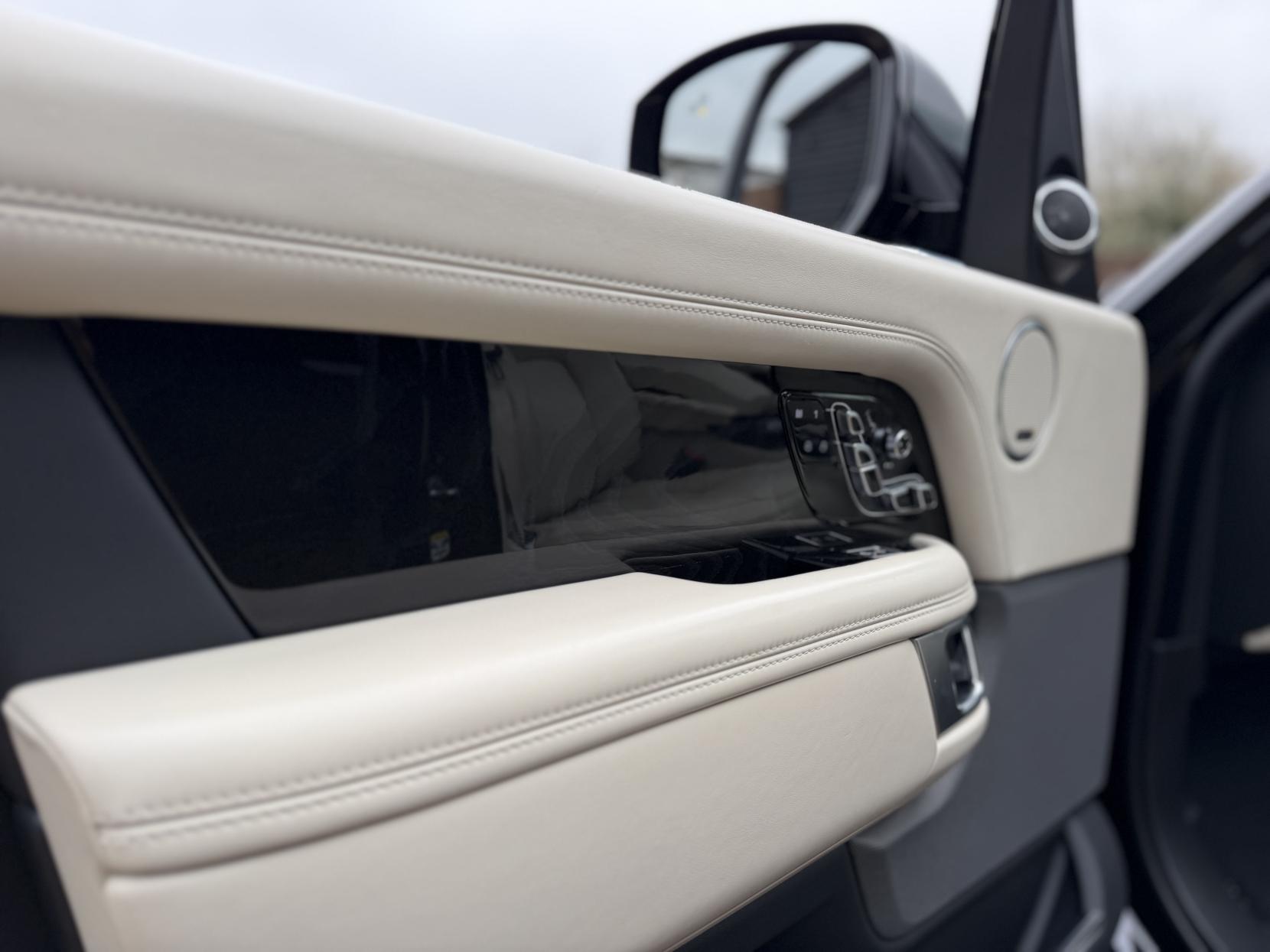 Land Rover Range Rover 5.0 P525 V8 GPF Autobiography SUV 5dr Petrol Auto 4WD Euro 6 (s/s) LWB (525 ps)