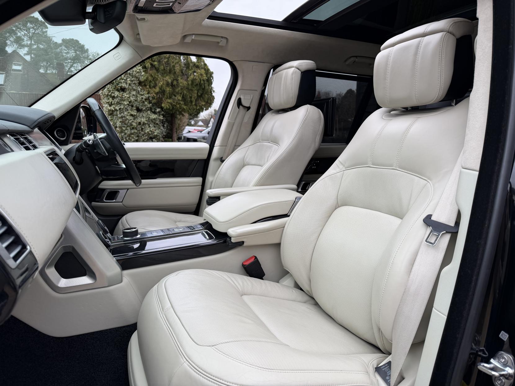 Land Rover Range Rover 5.0 P525 V8 GPF Autobiography SUV 5dr Petrol Auto 4WD Euro 6 (s/s) LWB (525 ps)