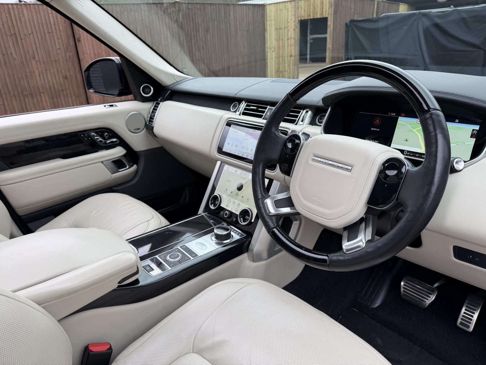 Land Rover Range Rover 5.0 P525 V8 GPF Autobiography SUV 5dr Petrol Auto 4WD Euro 6 (s/s) LWB (525 ps)