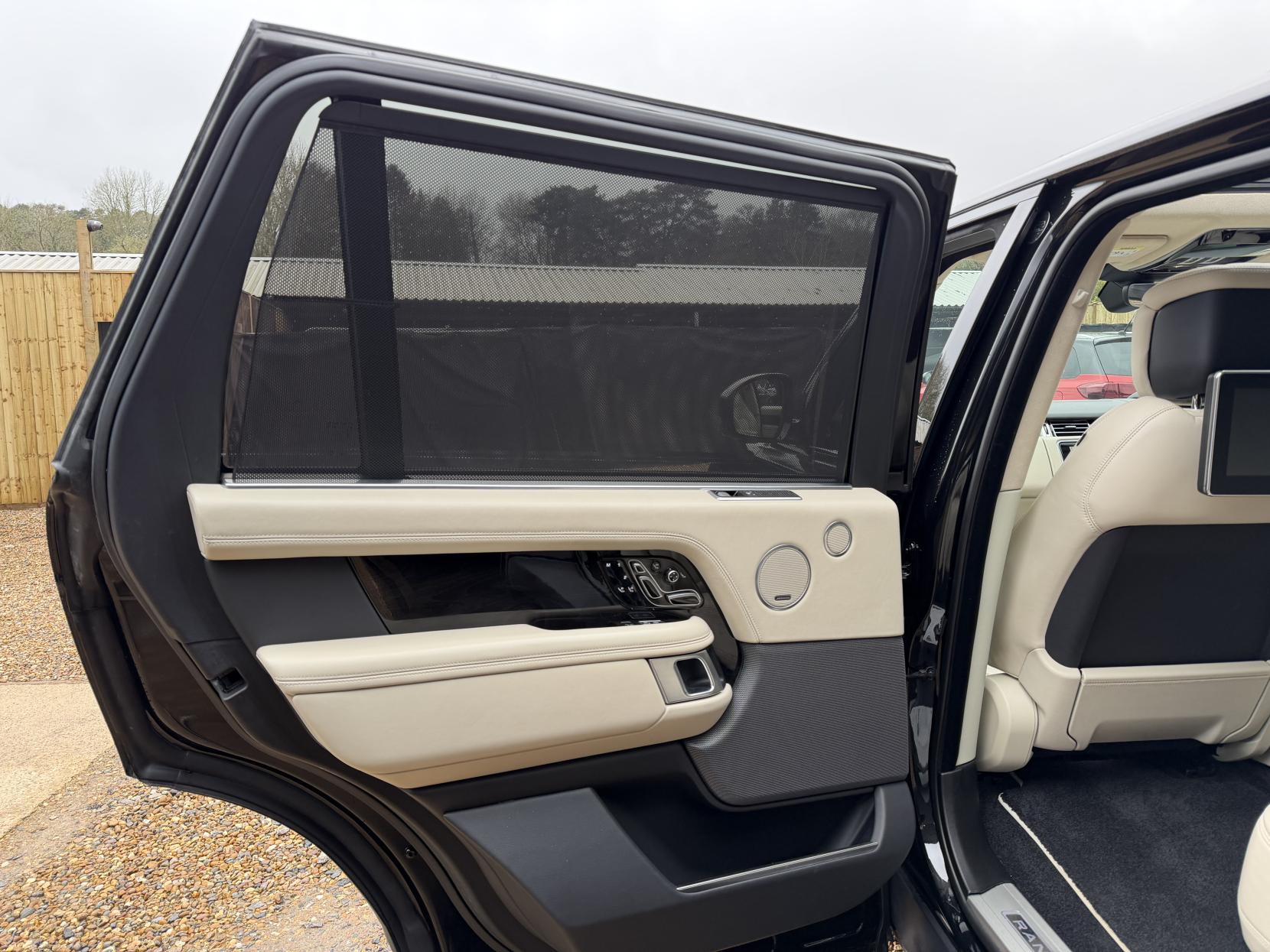 Land Rover Range Rover 5.0 P525 V8 GPF Autobiography SUV 5dr Petrol Auto 4WD Euro 6 (s/s) LWB (525 ps)