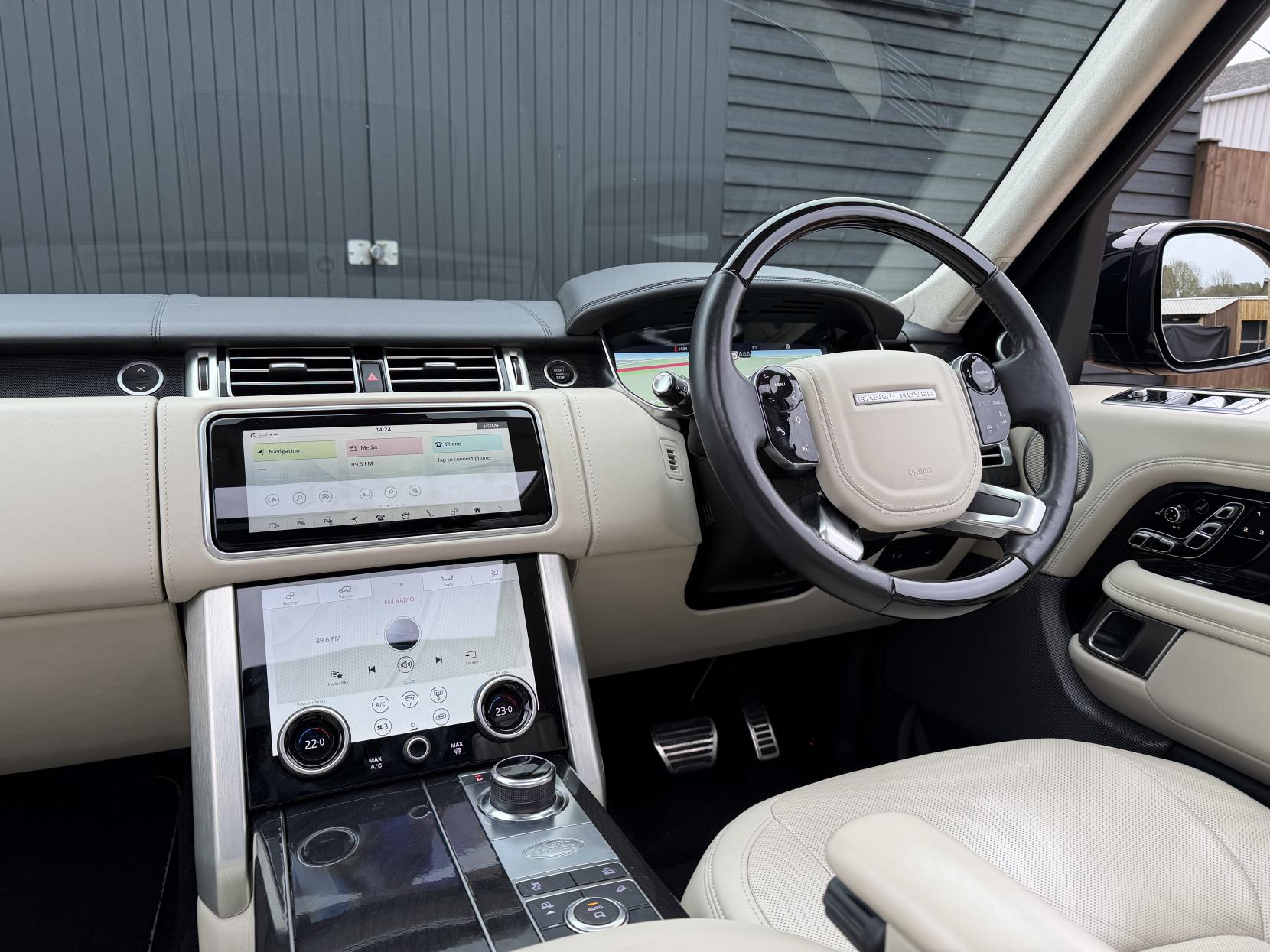 Land Rover Range Rover 5.0 P525 V8 GPF Autobiography SUV 5dr Petrol Auto 4WD Euro 6 (s/s) LWB (525 ps)