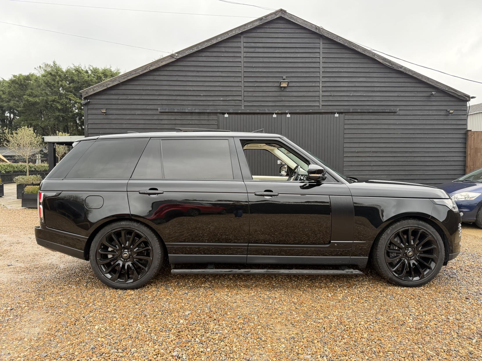 Land Rover Range Rover 5.0 P525 V8 GPF Autobiography SUV 5dr Petrol Auto 4WD Euro 6 (s/s) LWB (525 ps)