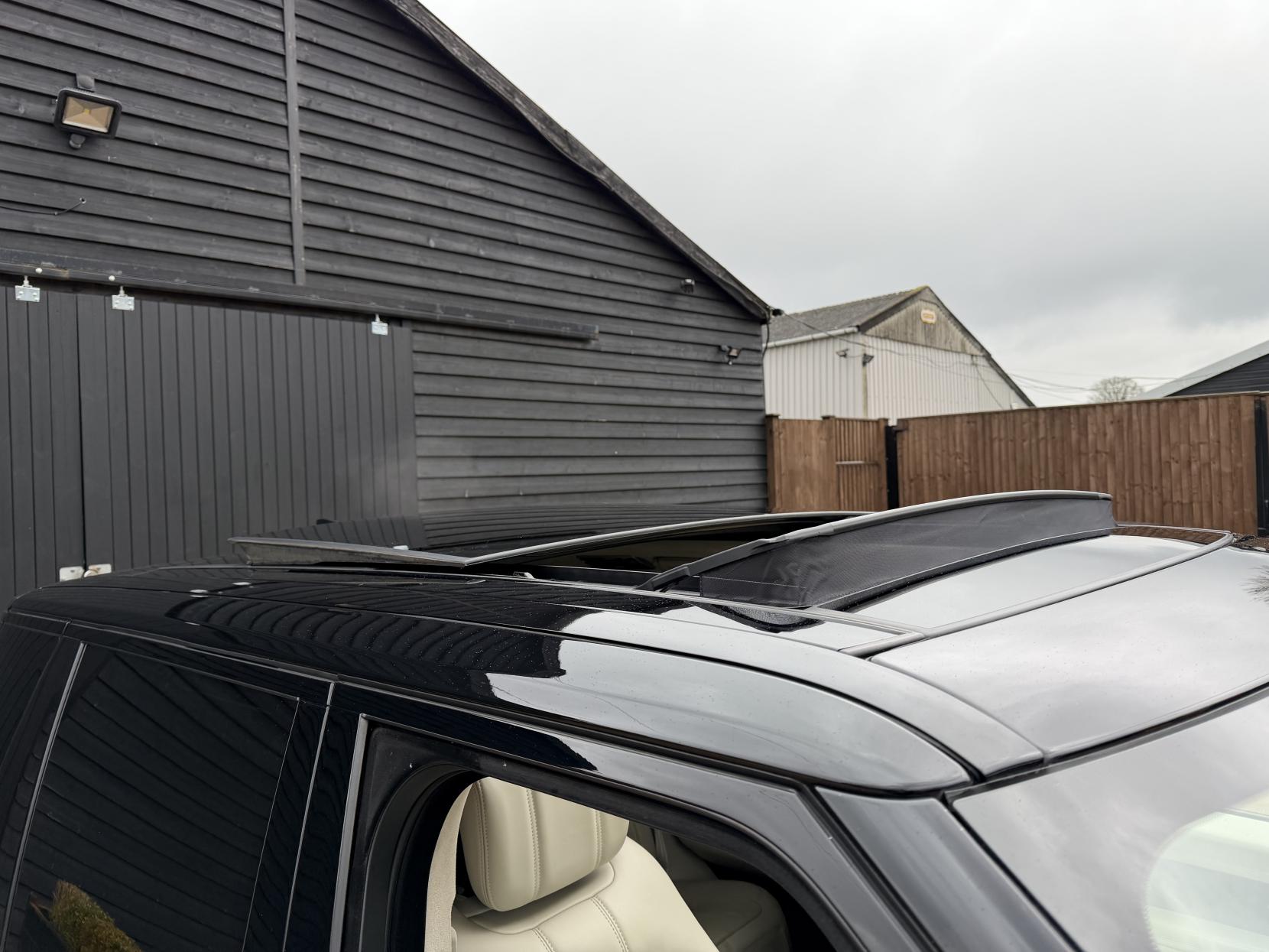 Land Rover Range Rover 5.0 P525 V8 GPF Autobiography SUV 5dr Petrol Auto 4WD Euro 6 (s/s) LWB (525 ps)