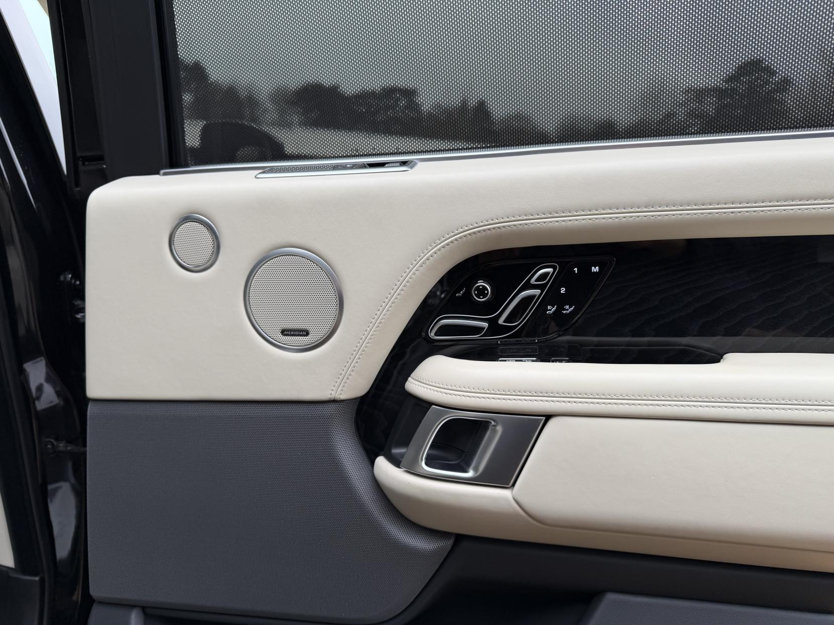 Land Rover Range Rover 5.0 P525 V8 GPF Autobiography SUV 5dr Petrol Auto 4WD Euro 6 (s/s) LWB (525 ps)