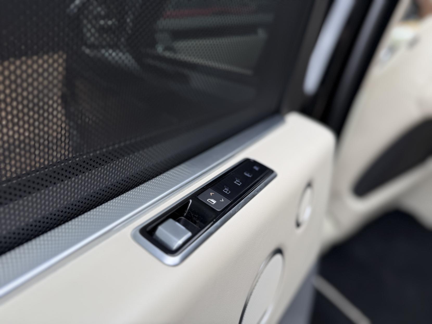 Land Rover Range Rover 5.0 P525 V8 GPF Autobiography SUV 5dr Petrol Auto 4WD Euro 6 (s/s) LWB (525 ps)