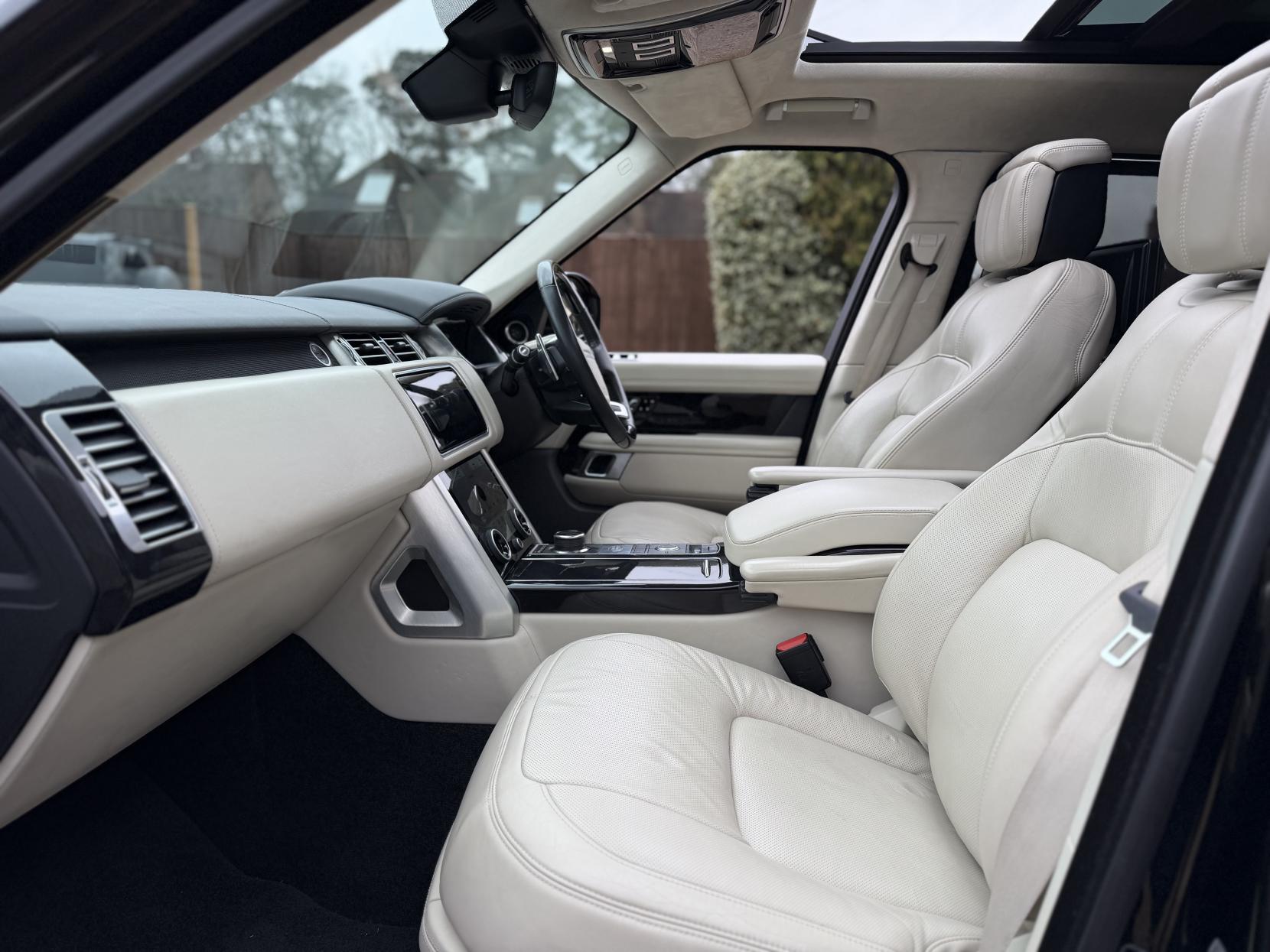 Land Rover Range Rover 5.0 P525 V8 GPF Autobiography SUV 5dr Petrol Auto 4WD Euro 6 (s/s) LWB (525 ps)