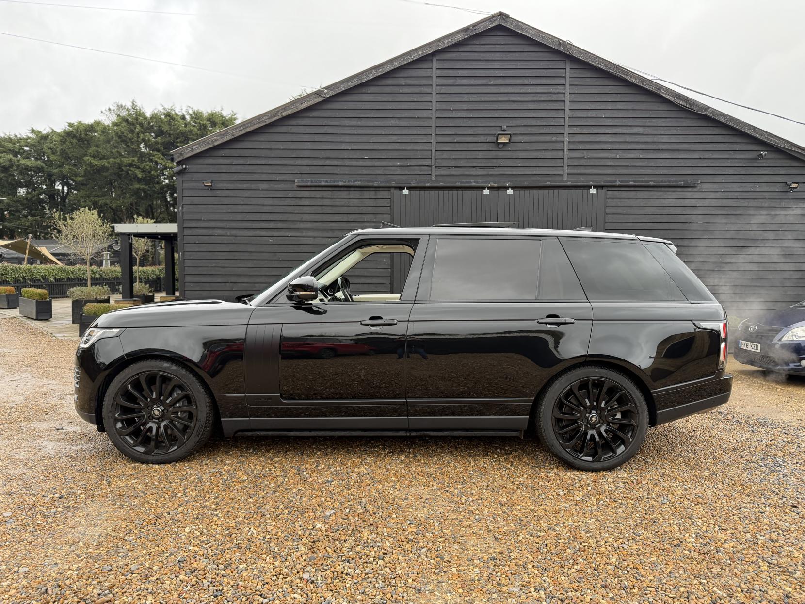 Land Rover Range Rover 5.0 P525 V8 GPF Autobiography SUV 5dr Petrol Auto 4WD Euro 6 (s/s) LWB (525 ps)