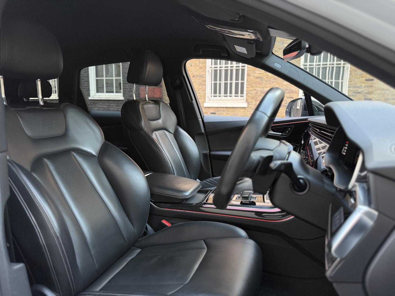 Audi Q7 3.0 TDI V6 45 Black Edition SUV 5dr Diesel Tiptronic quattro Euro 6 (s/s) (231 ps)