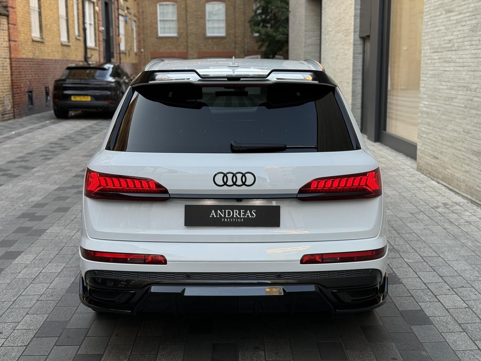 Audi Q7 3.0 TDI V6 45 Black Edition SUV 5dr Diesel Tiptronic quattro Euro 6 (s/s) (231 ps)