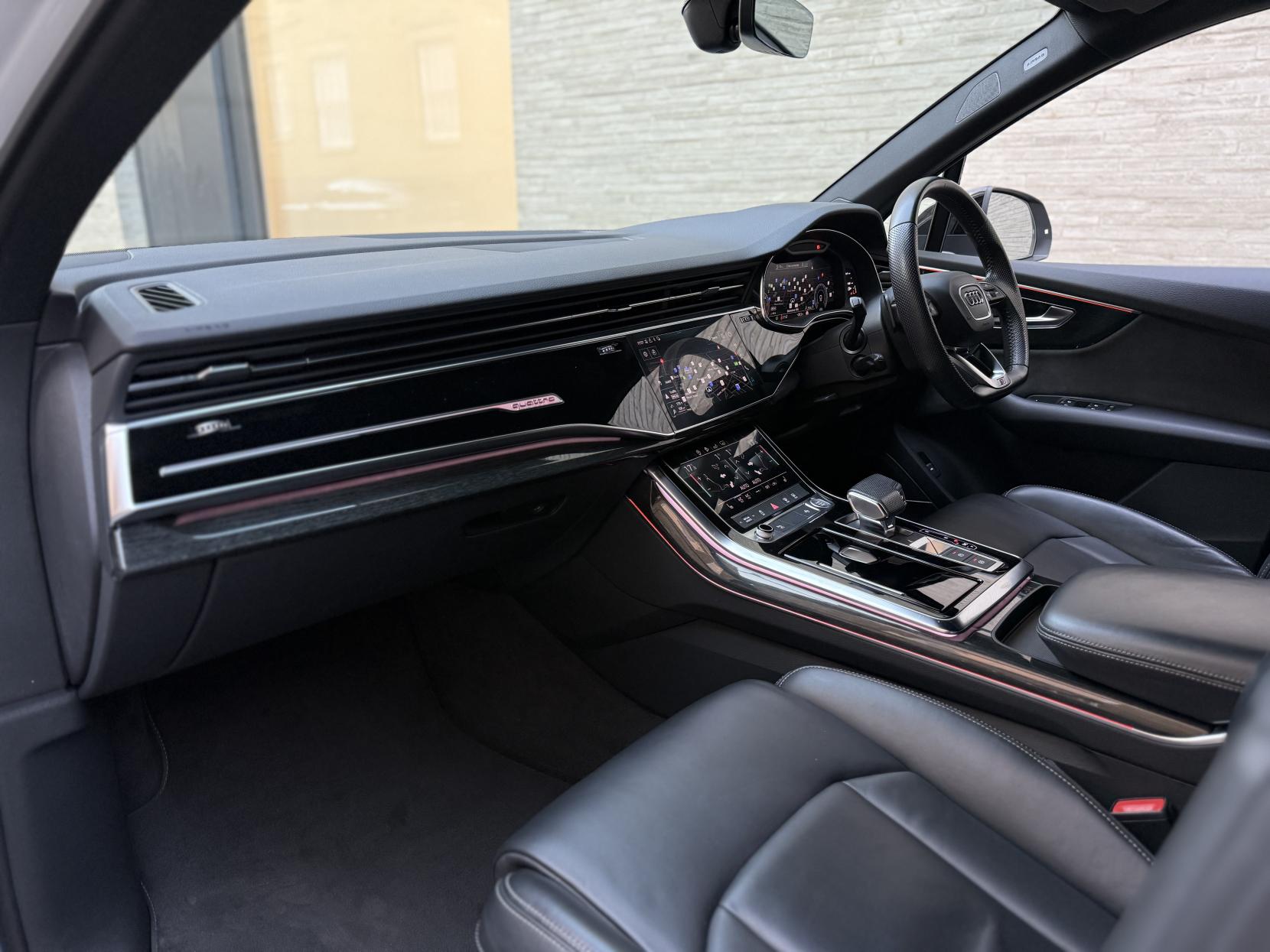 Audi Q7 3.0 TDI V6 45 Black Edition SUV 5dr Diesel Tiptronic quattro Euro 6 (s/s) (231 ps)