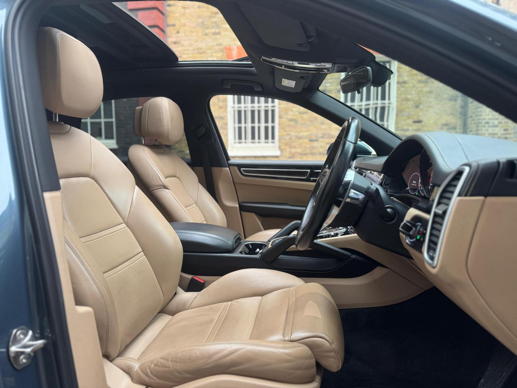 Porsche Cayenne 2.9T V6 S SUV 5dr Petrol TiptronicS 4WD Euro 6 (s/s) (440 ps)