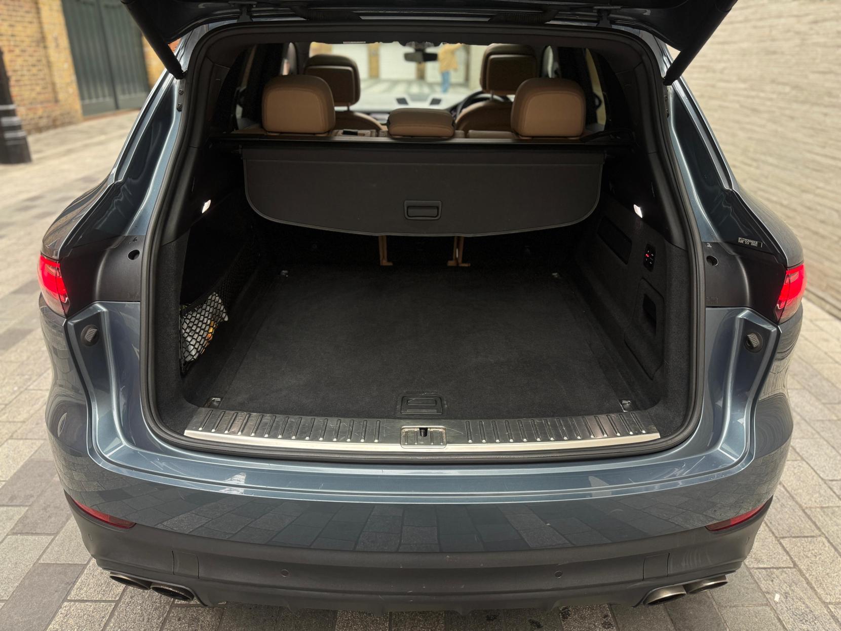 Porsche Cayenne 2.9T V6 S SUV 5dr Petrol TiptronicS 4WD Euro 6 (s/s) (440 ps)