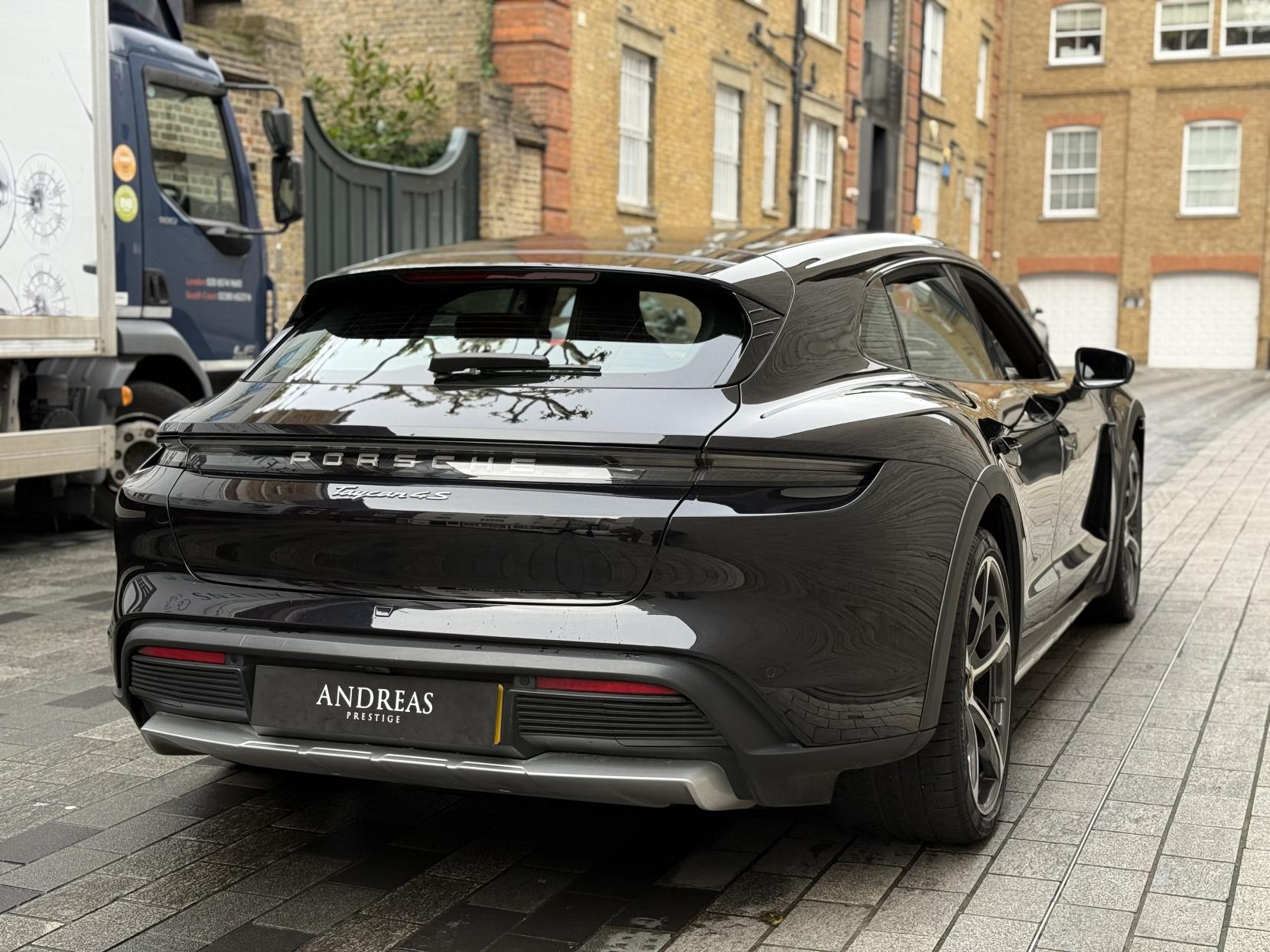 Porsche Taycan Performance Plus 93.4kWh 4S Cross Turismo 5dr Electric Auto 4WD (11kW Charger) (571 ps)