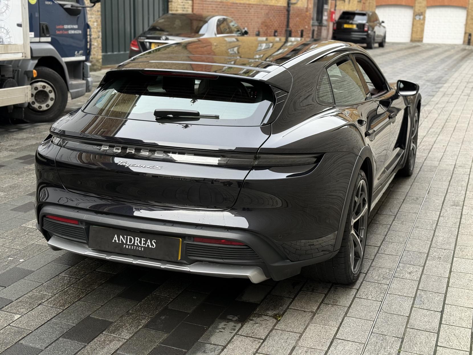 Porsche Taycan Performance Plus 93.4kWh 4S Cross Turismo 5dr Electric Auto 4WD (11kW Charger) (571 ps)