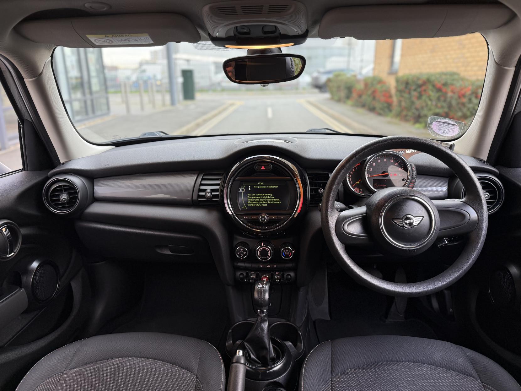 MINI Hatch 1.5 Cooper Hatchback 5dr Petrol Auto Euro 6 (s/s) (136 ps)